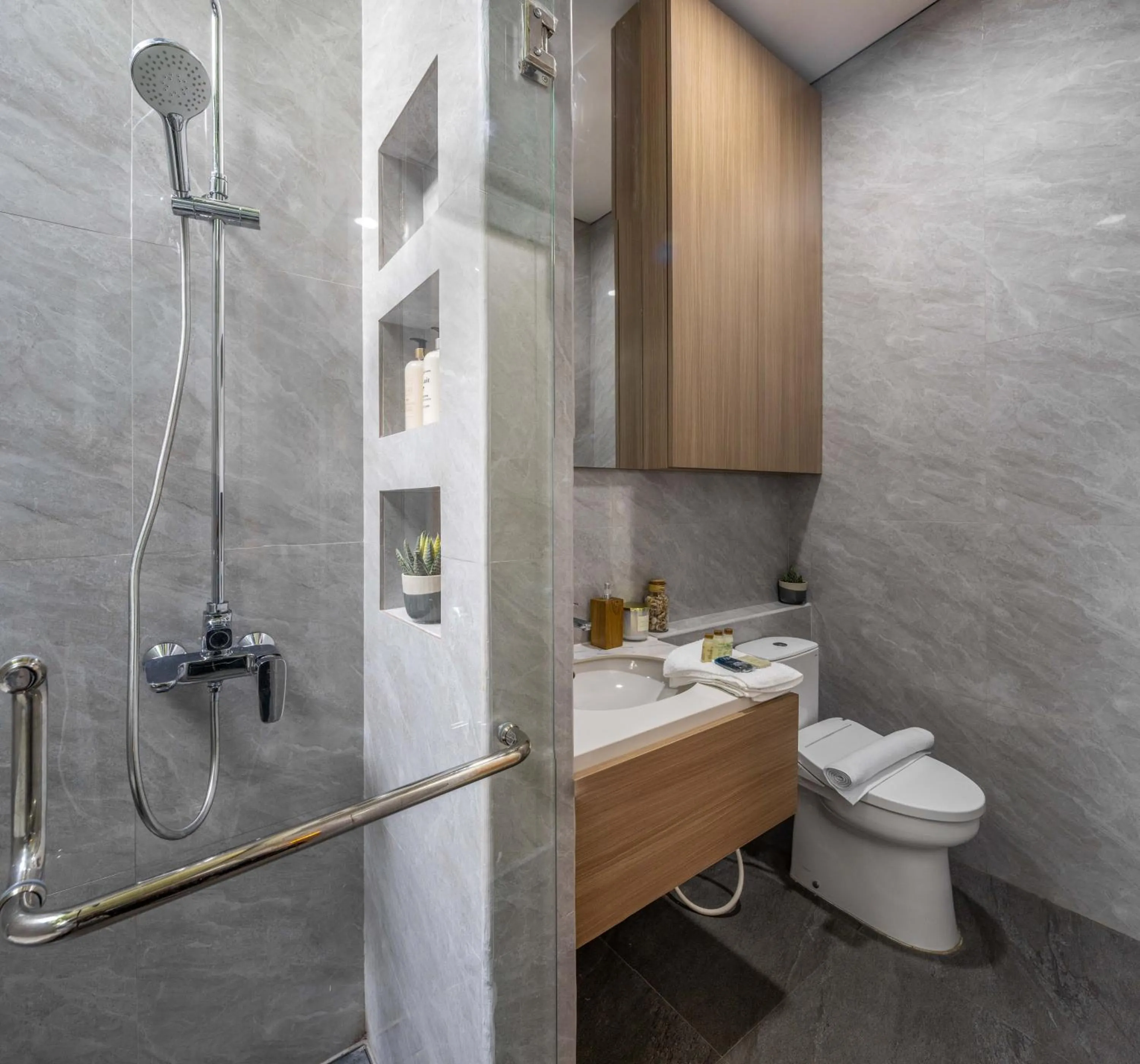 Shower in Verdant Bali Sekar Sari