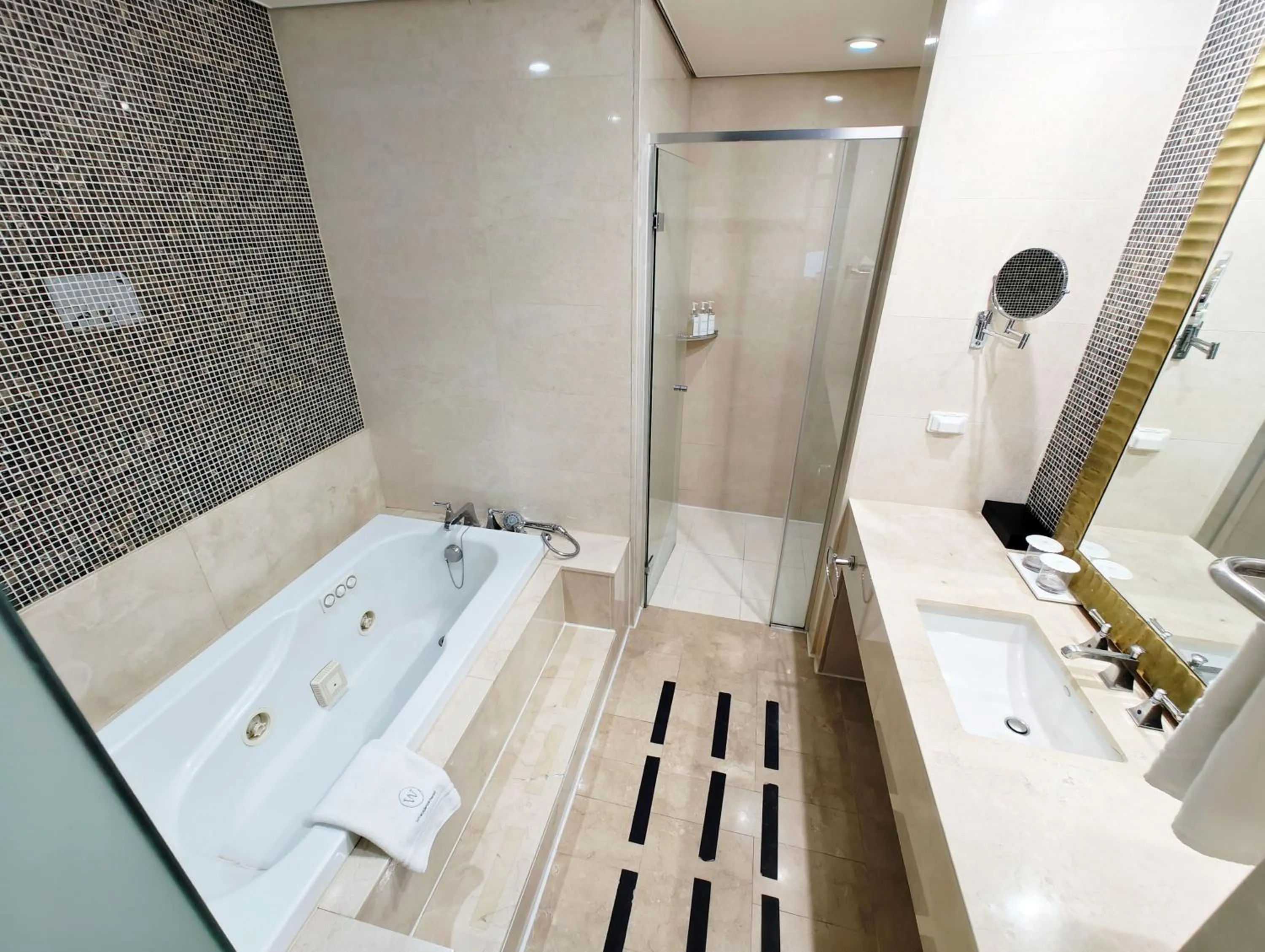 W Residence Hotel Centum City