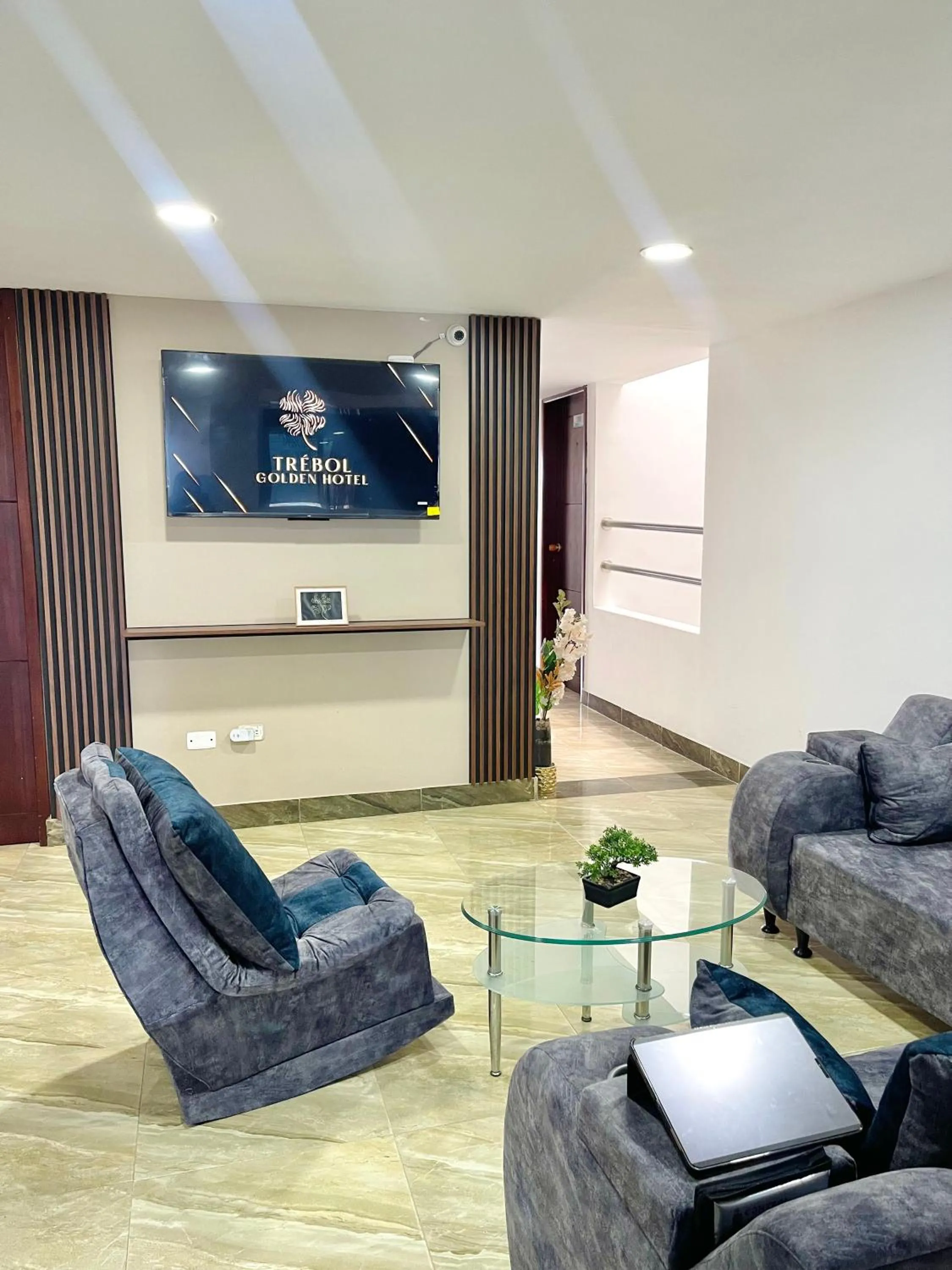 Lobby or reception in TRÉBOL GOLDEN HOTEL