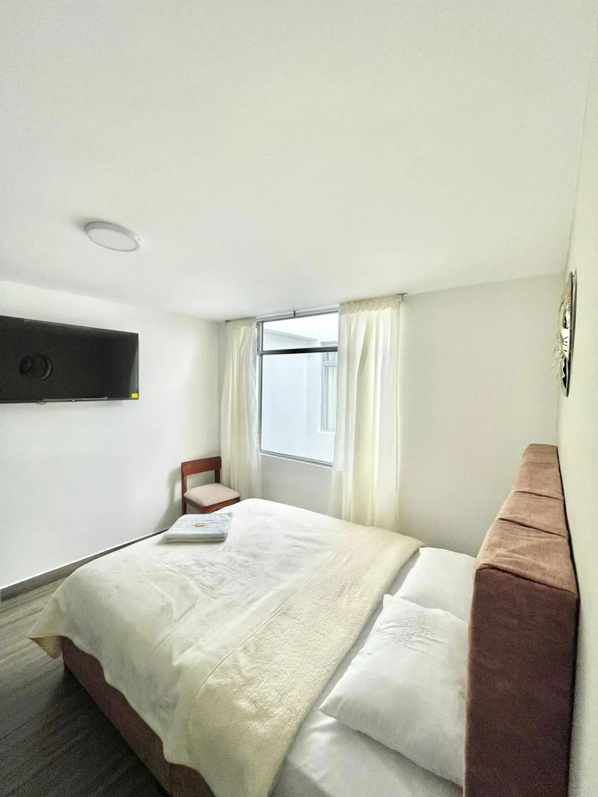 TV and multimedia, Bed in TRÉBOL GOLDEN HOTEL