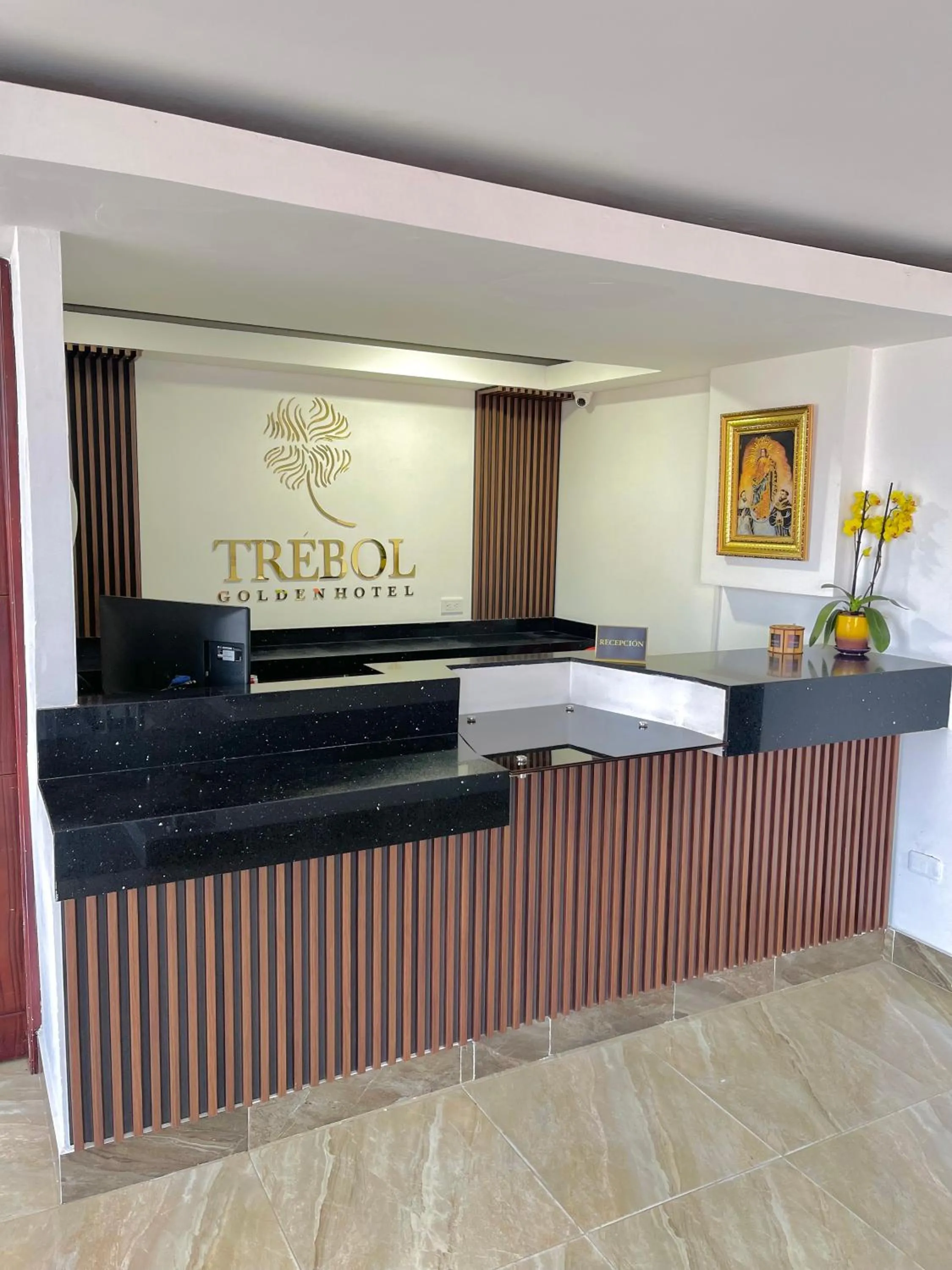 Lobby or reception in TRÉBOL GOLDEN HOTEL