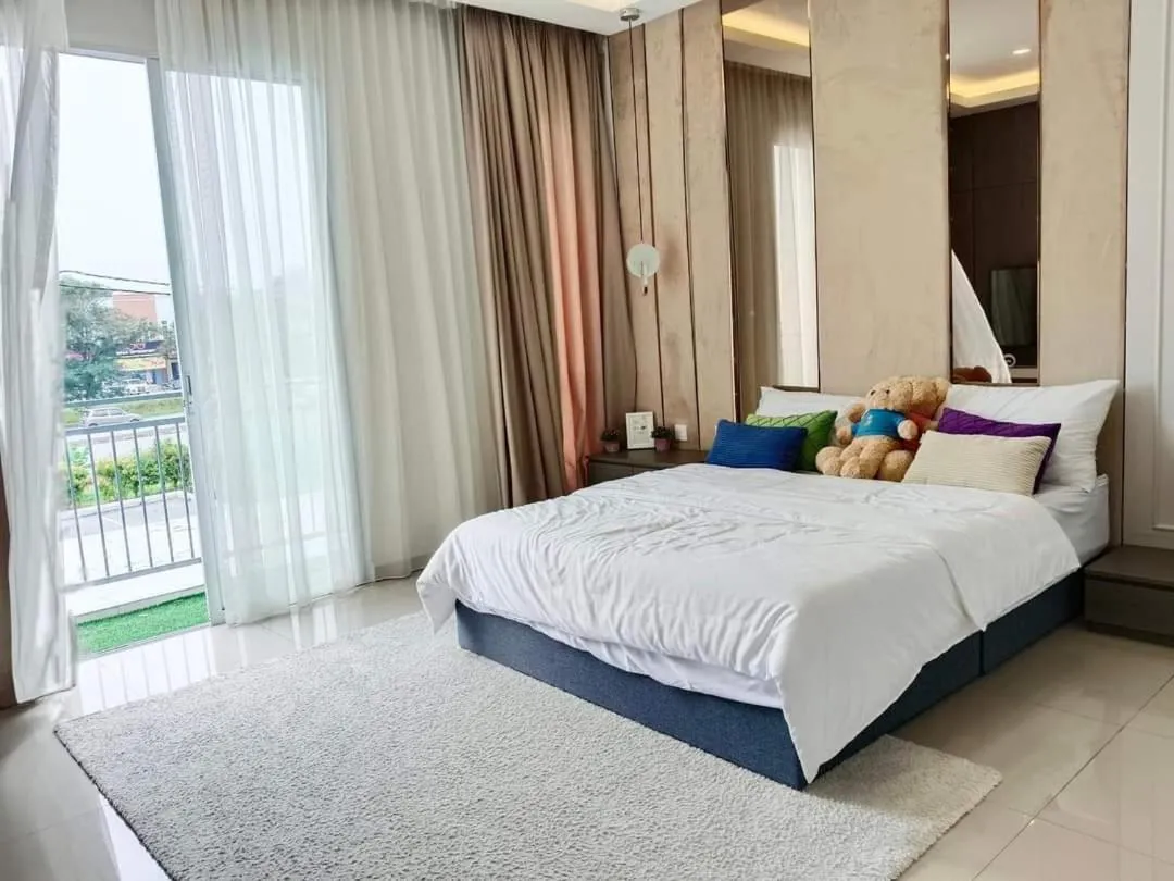 Bed in Greenfield regency