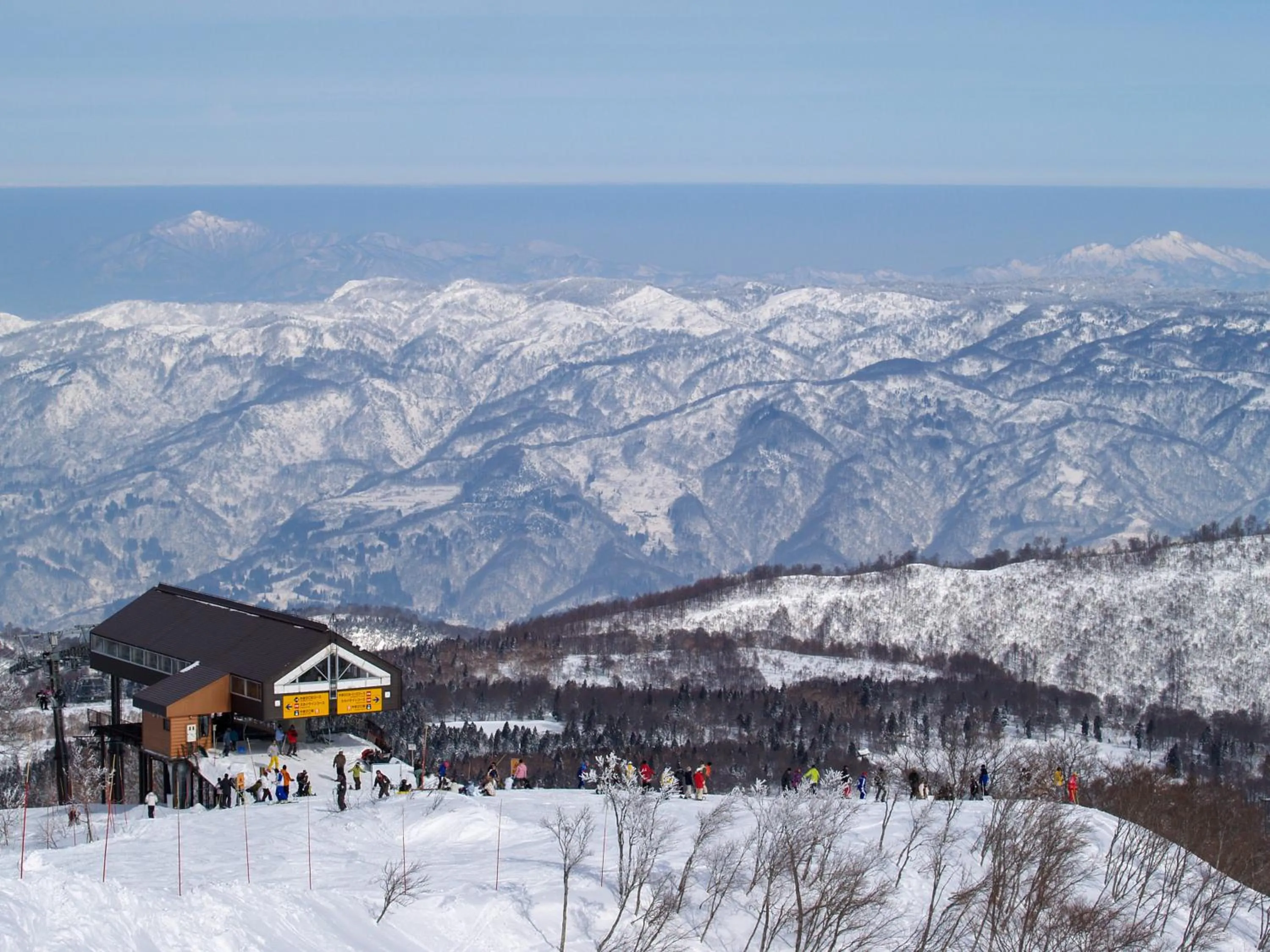 Skiing in HOKURYUKO HOTEL North NAGANO