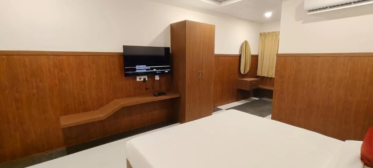 TV and multimedia in HOTEL GRAND ORCHID