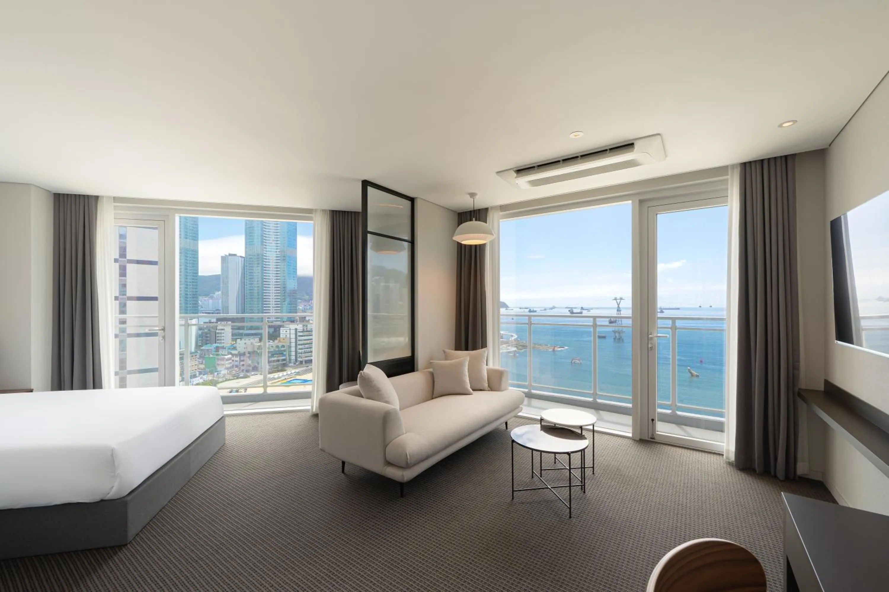 Bed in Urbanstay Busan songdo Beach