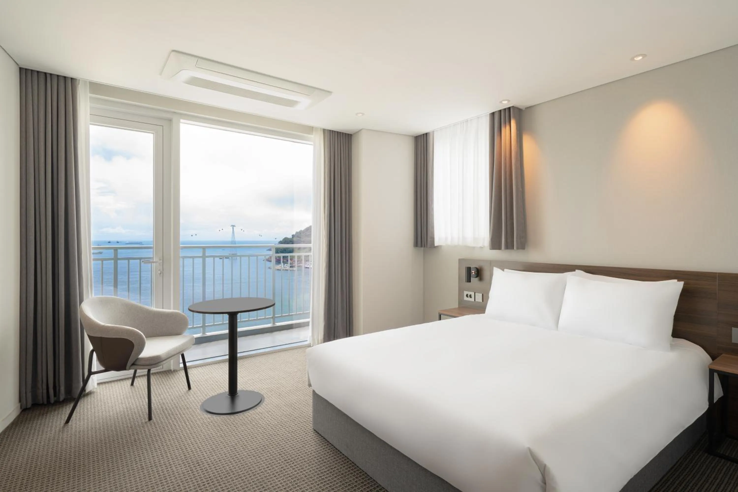 Bedroom, Bed in Urbanstay Busan songdo Beach