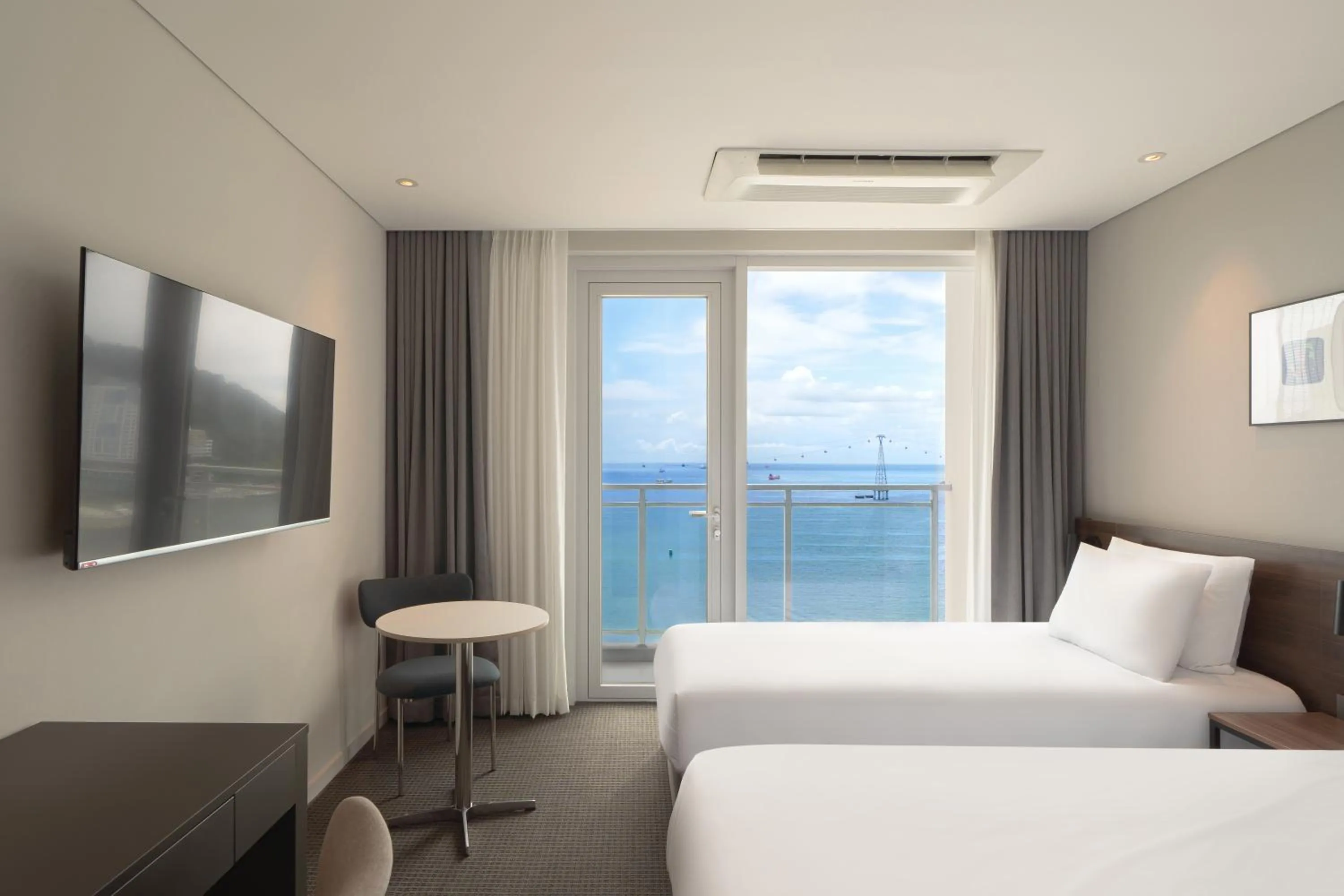 Photo of the whole room, Bed in Urbanstay Busan songdo Beach