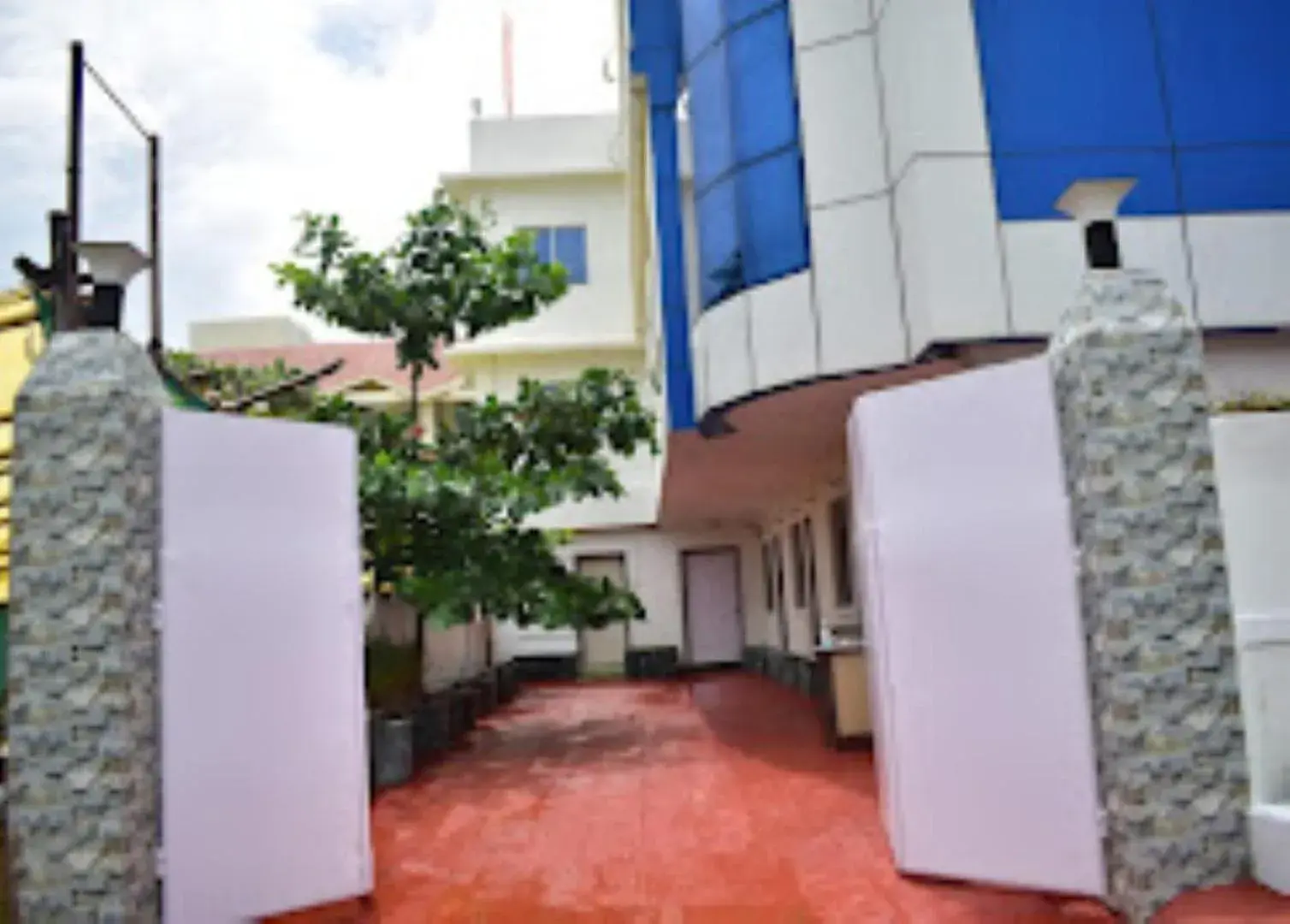 Property building in Hotel Rupashree Bangala , Puri Property building in Hotel Rupashree Bangala , Puri