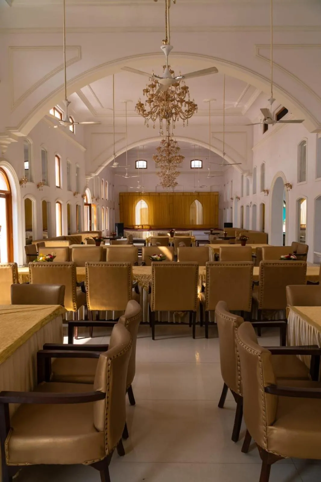 Restaurant/places to eat in A Mansion