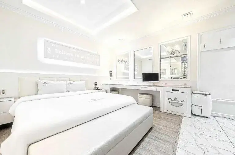 Bed in Zara Hotel Peace Square Bed in Zara Hotel Peace Square