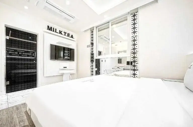 Bed in Zara Hotel Peace Square Bed in Zara Hotel Peace Square