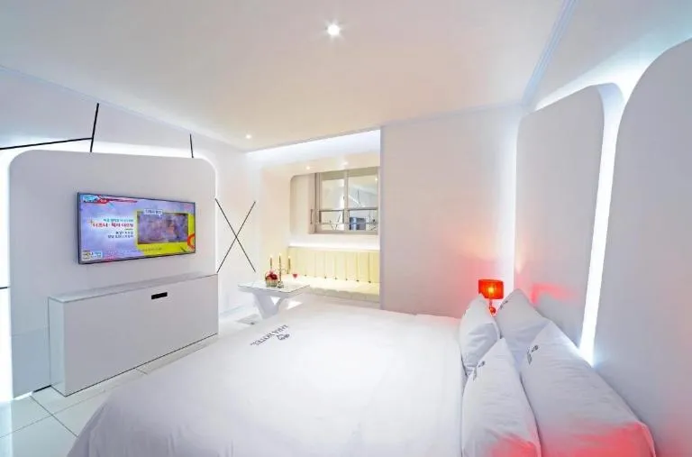 Bed in Zara Hotel Peace Square