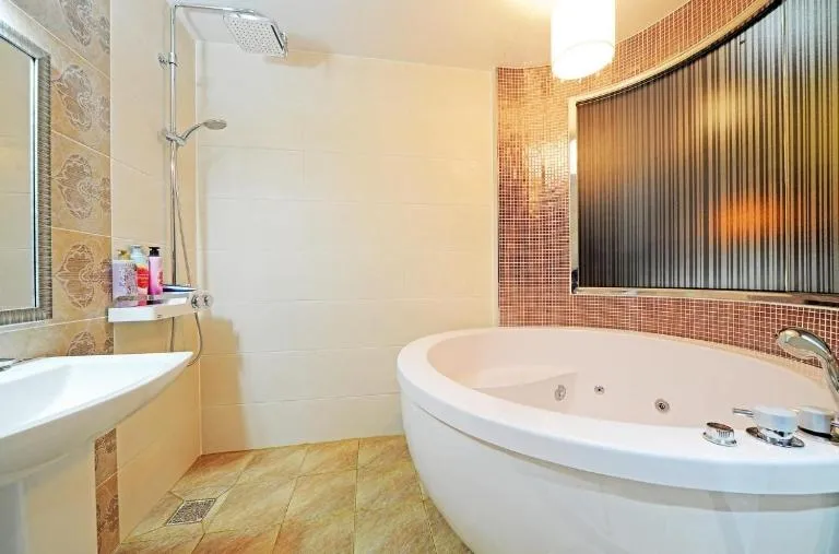 Zara Hotel Peace Square