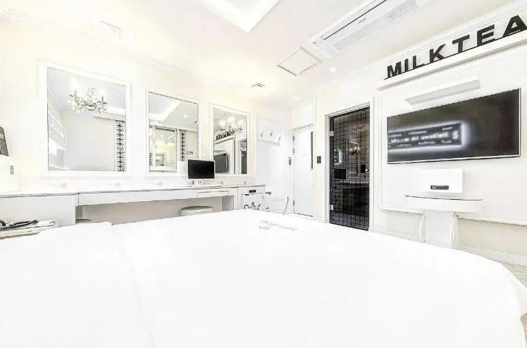 Zara Hotel Peace Square