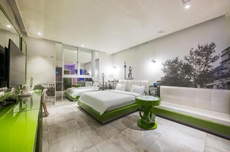 Bed in Zara Hotel Peace Square