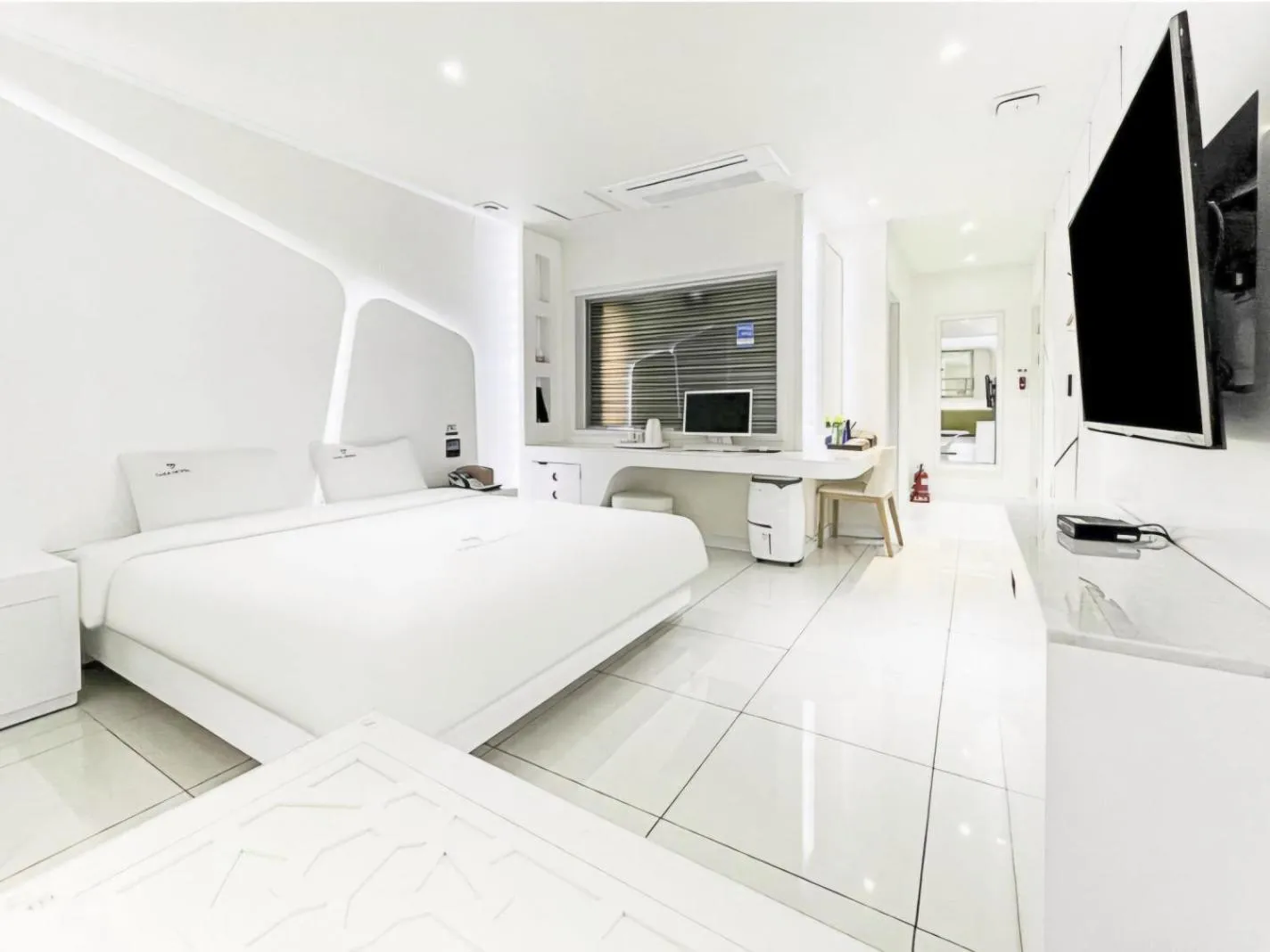 Bed in Zara Hotel Peace Square