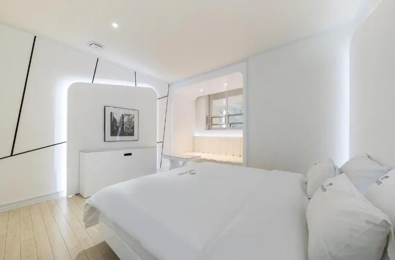 Bed in Zara Hotel Peace Square