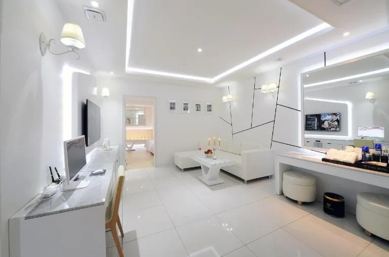 Zara Hotel Peace Square