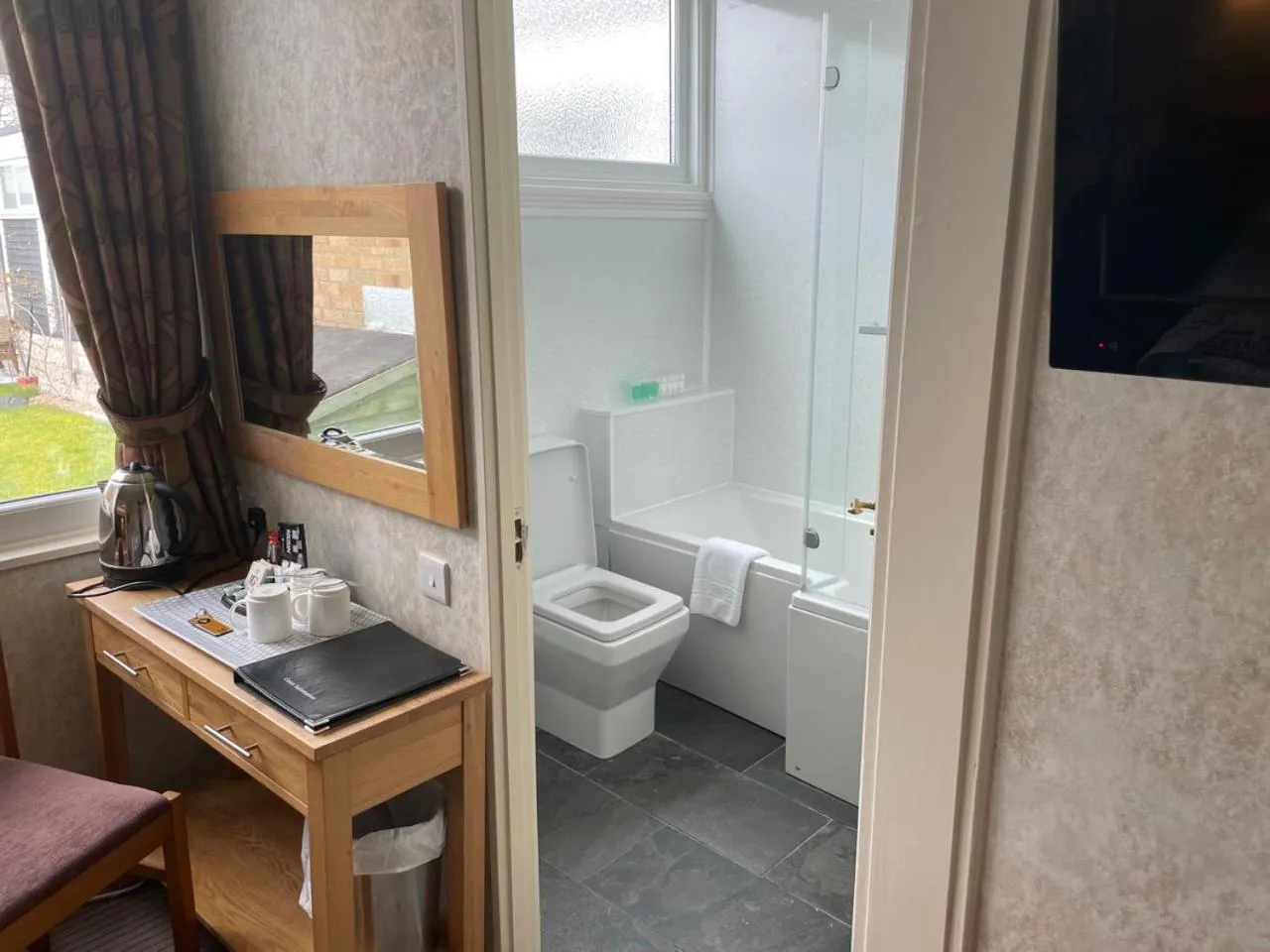 Bathroom in The Dog & Partridge Country Inn