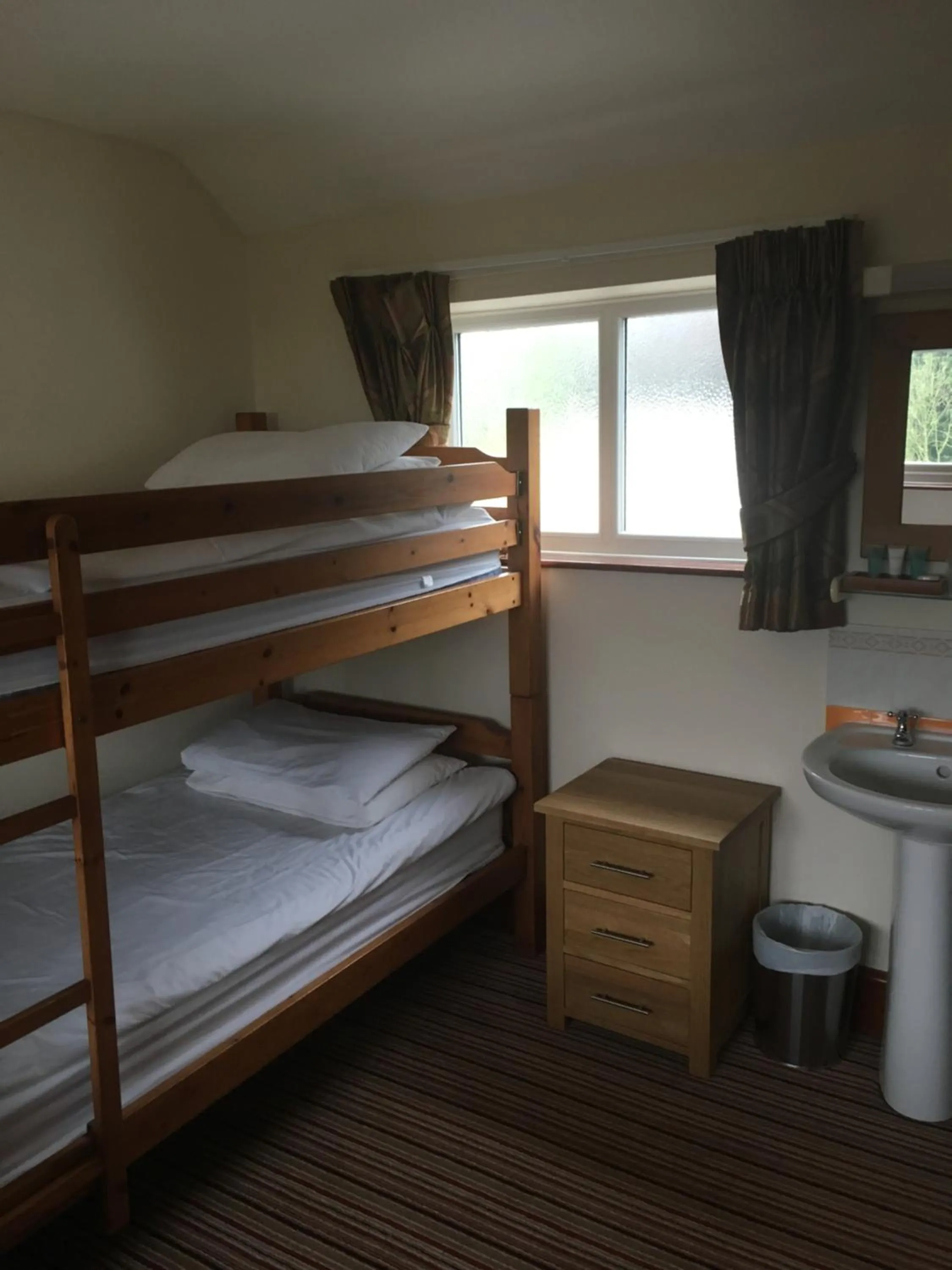 Bedroom, Bed in The Dog & Partridge Country Inn