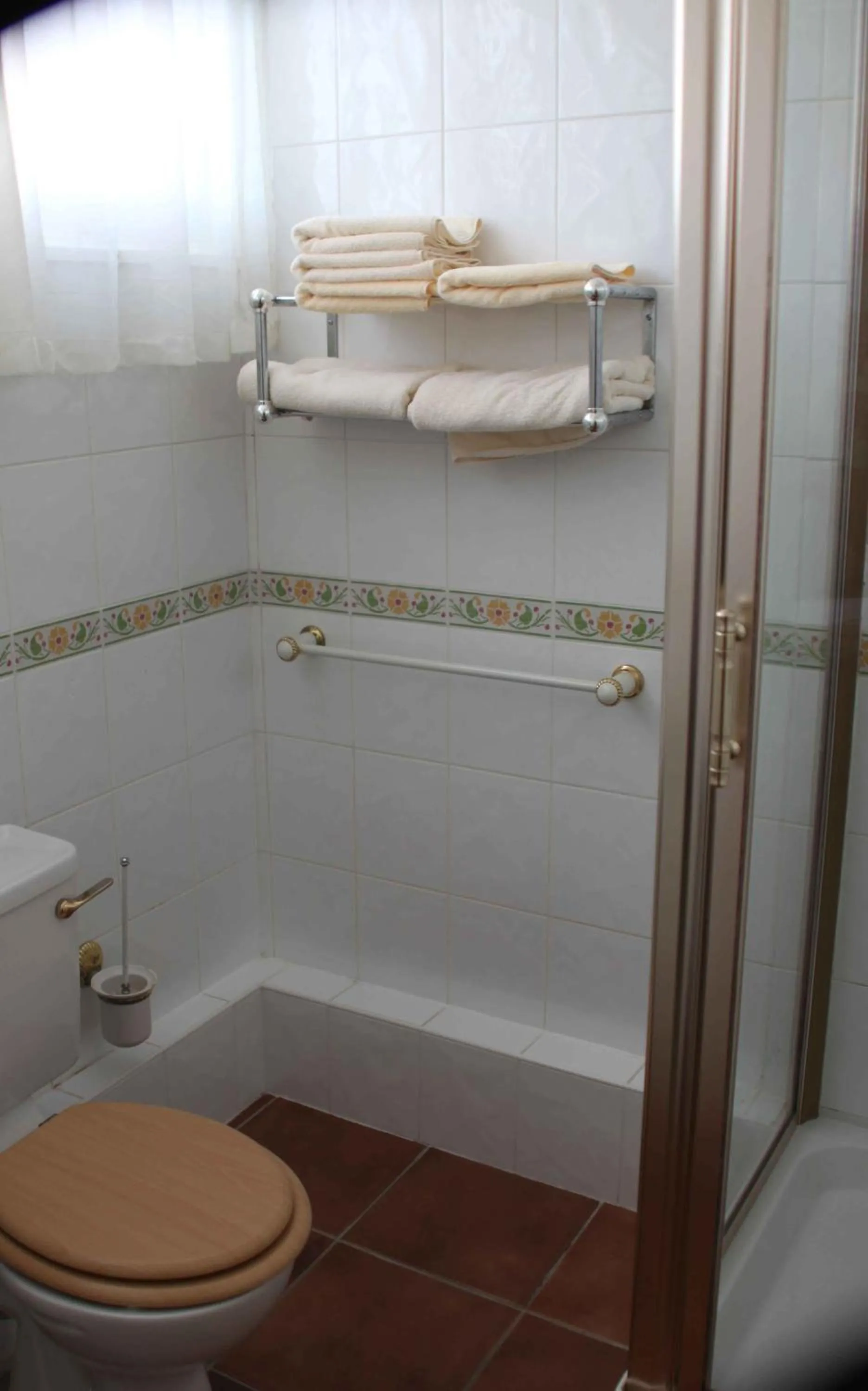 Toilet in The Dog & Partridge Country Inn