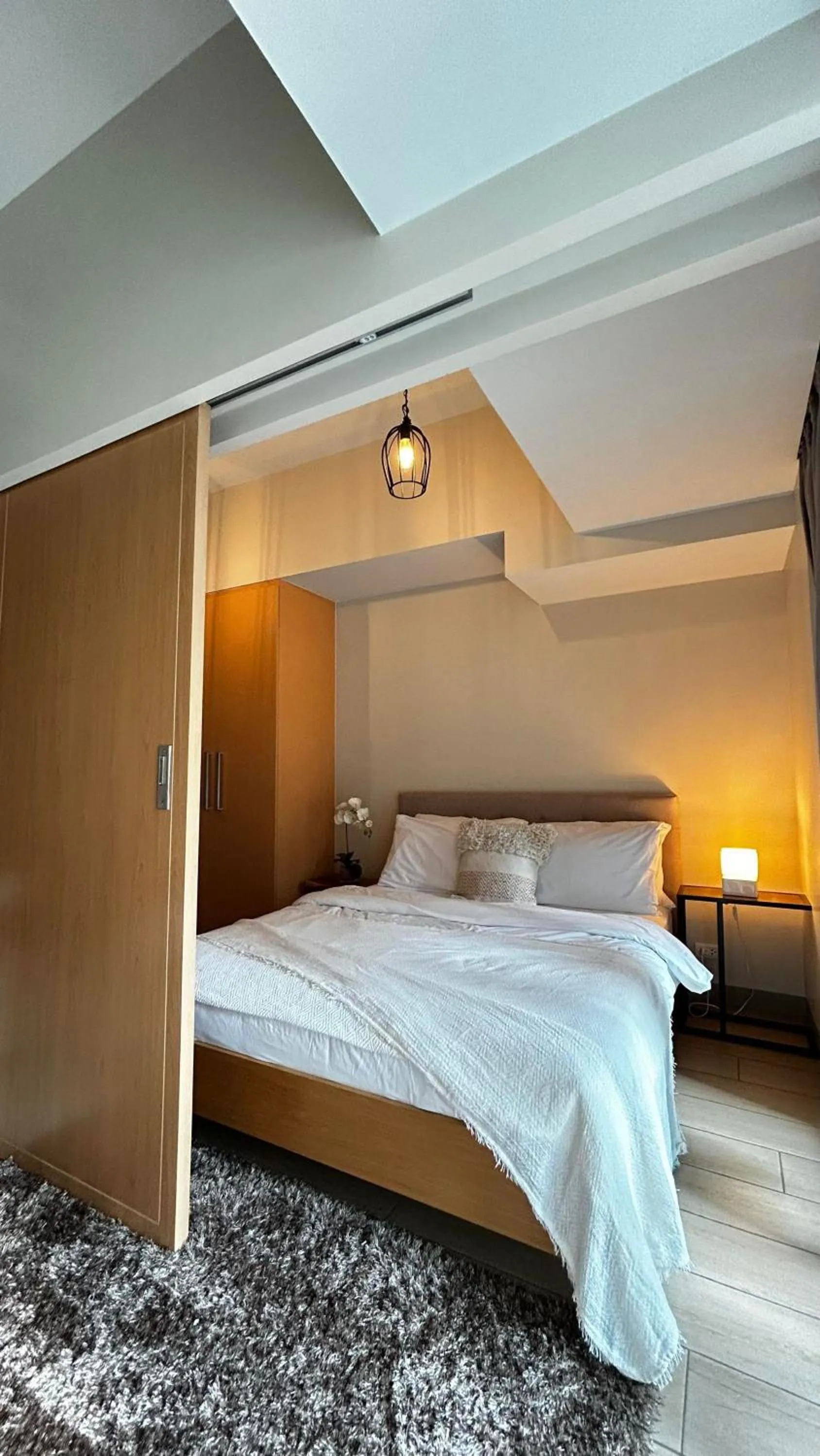 Bed in Uptown Parksuites Tower Two - BGC Taguig, Manila