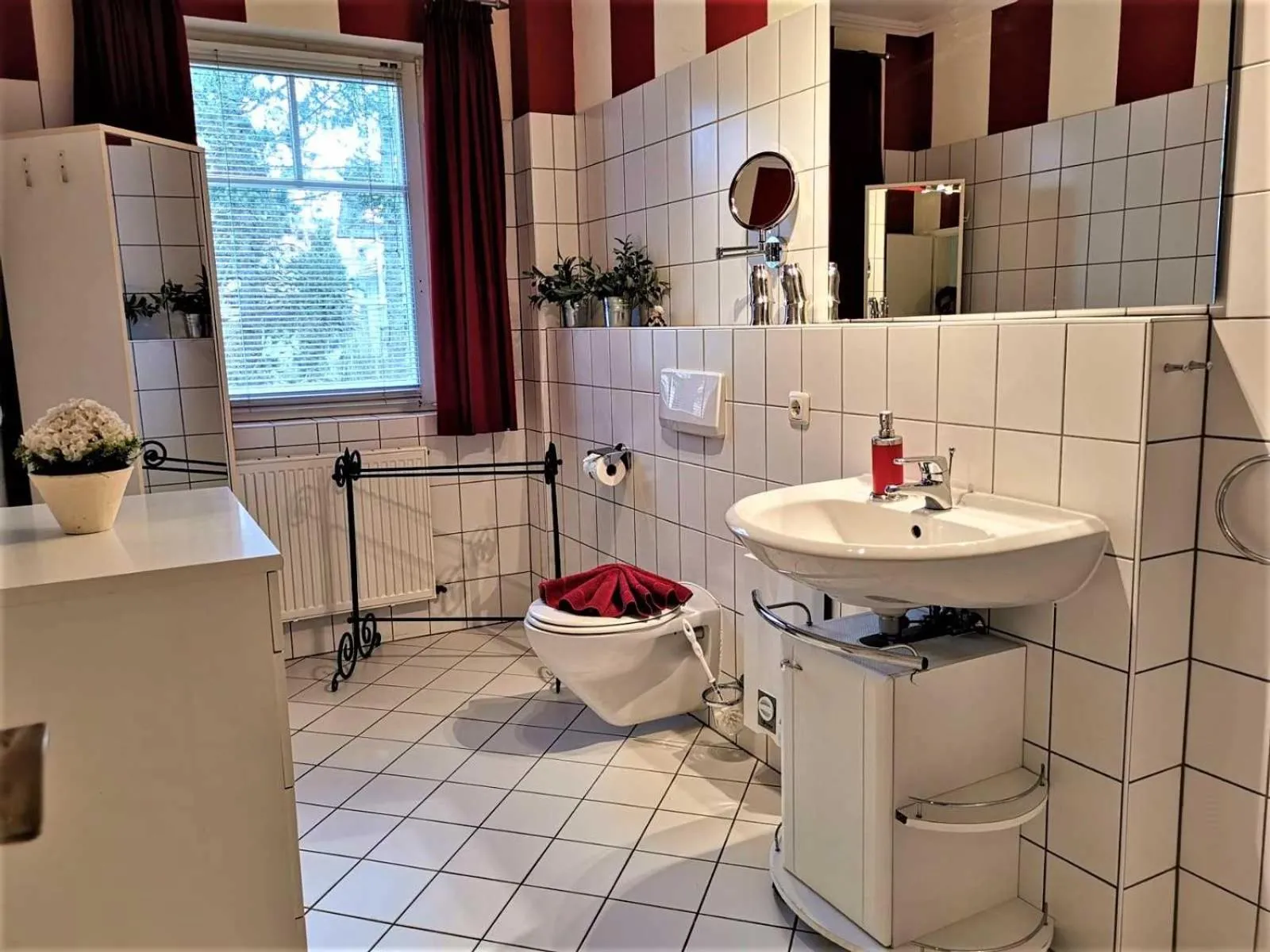 Two-Bedroom Apartment with Balcony in Villa Jugendglück