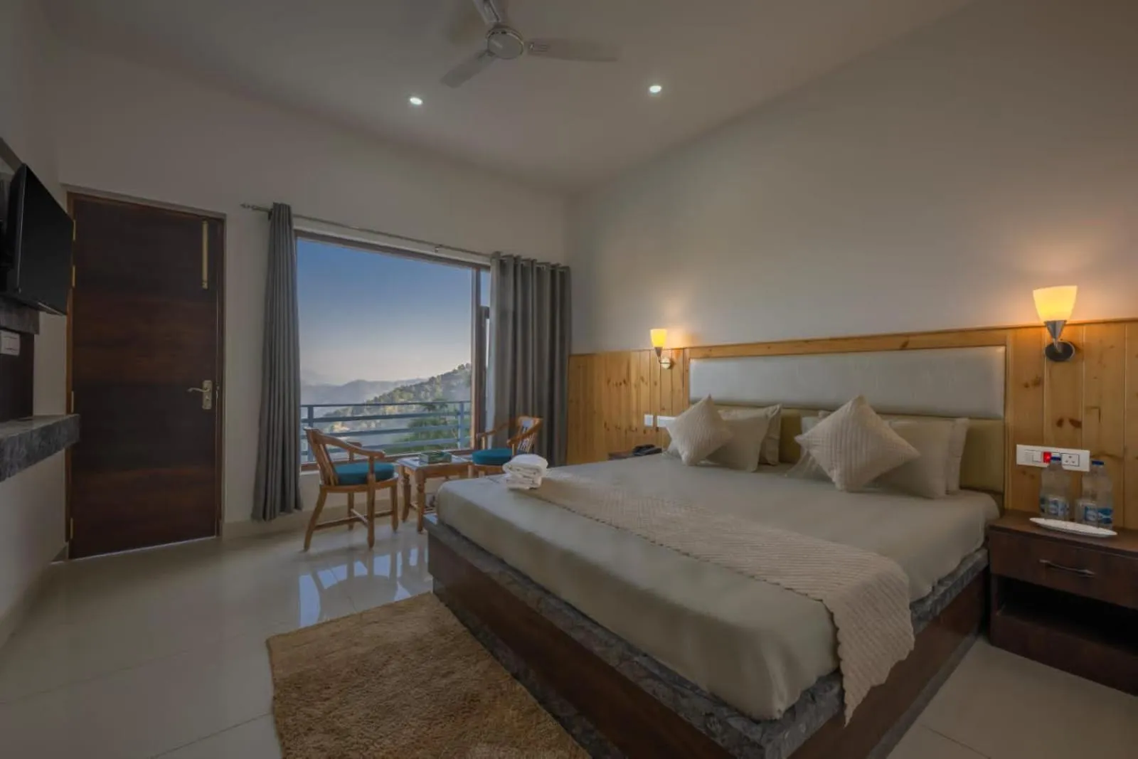 Photo of the whole room in Wonder Inn Kasauli