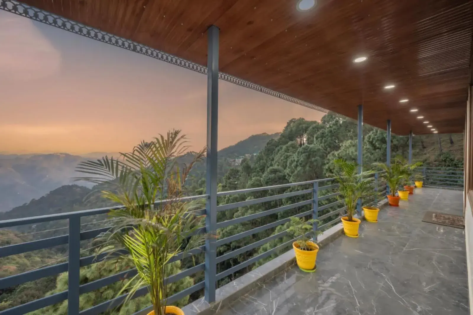 Mountain view in Wonder Inn Kasauli Mountain view in Wonder Inn Kasauli