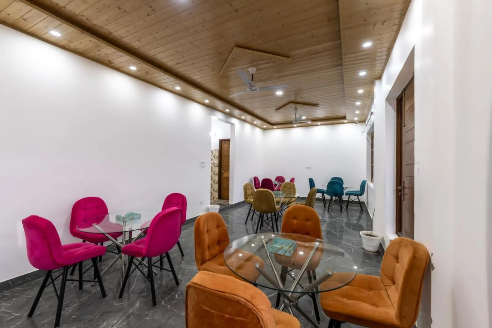 Seating area in Wonder Inn Kasauli