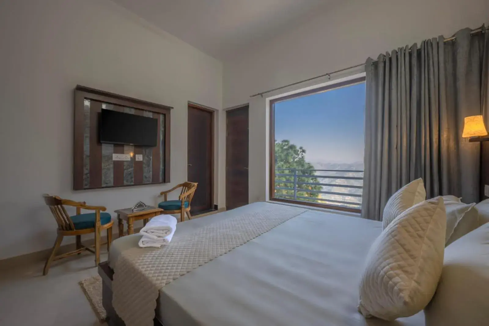 Photo of the whole room, Bed in Wonder Inn Kasauli Photo of the whole room, Bed in Wonder Inn Kasauli