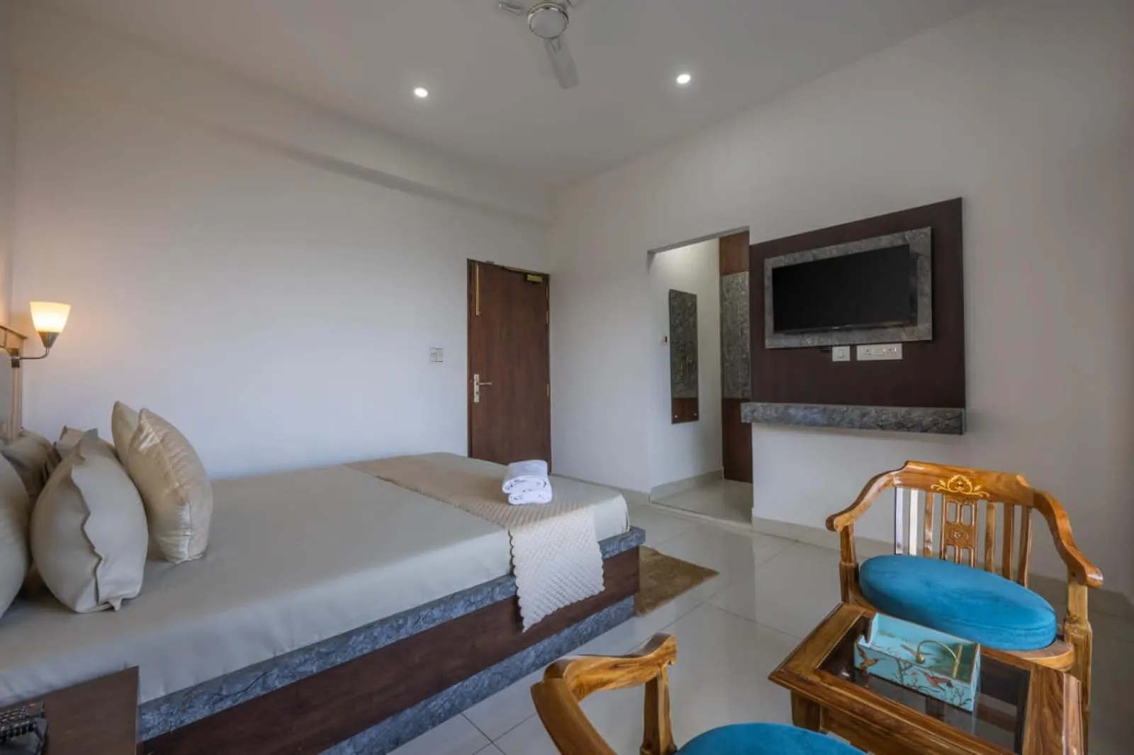 Bed in Wonder Inn Kasauli