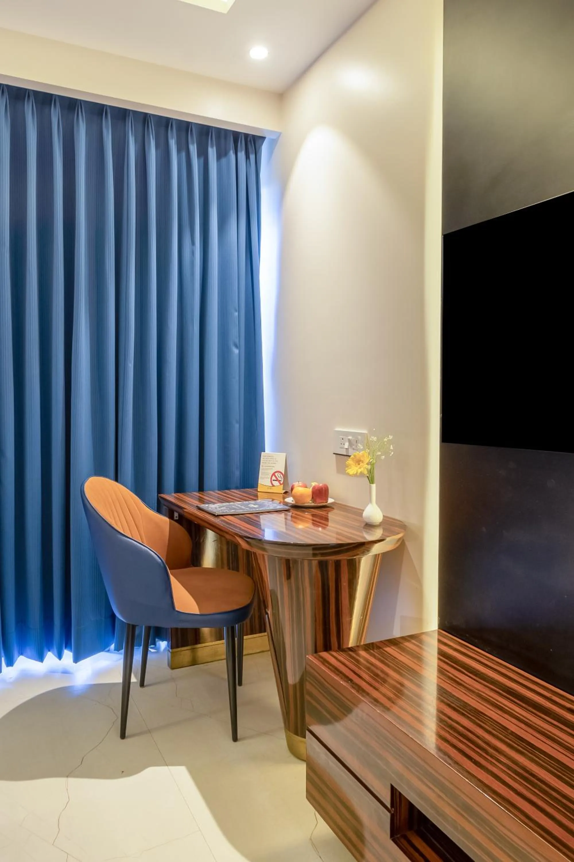 Seating area in Hotel Bawa Gurgaon Medanta