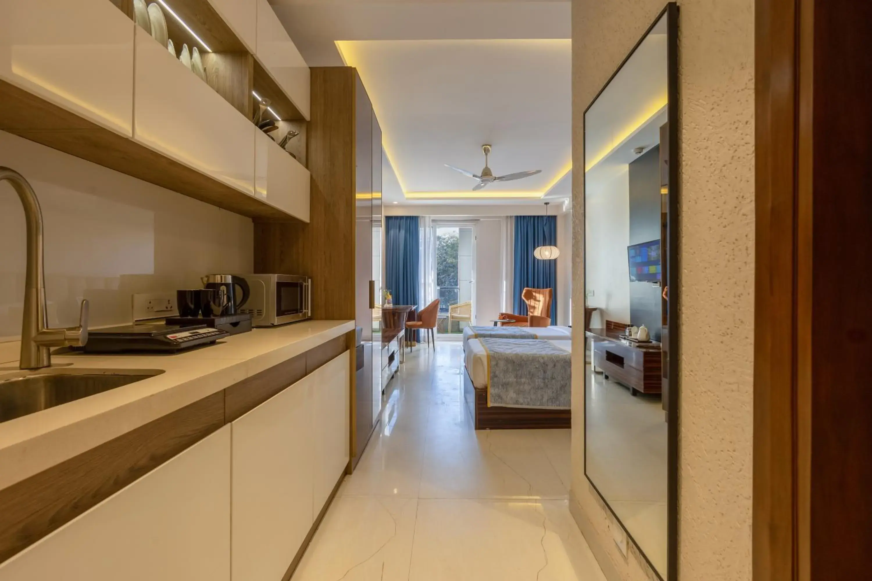 Kitchen or kitchenette, Bed in Hotel Bawa Gurgaon Medanta Kitchen or kitchenette, Bed in Hotel Bawa Gurgaon Medanta