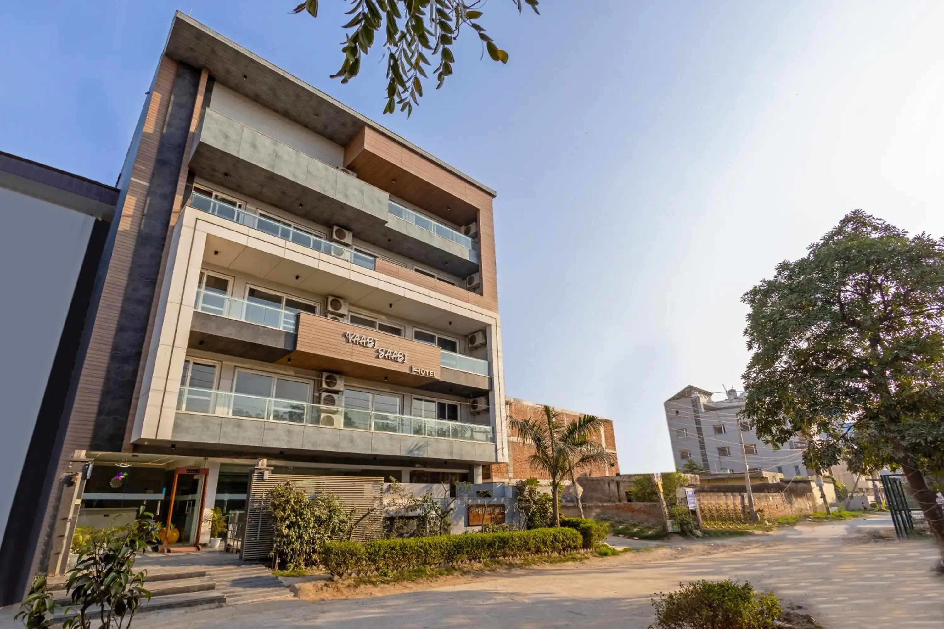 Property building in Hotel Bawa Gurgaon Medanta Property building in Hotel Bawa Gurgaon Medanta