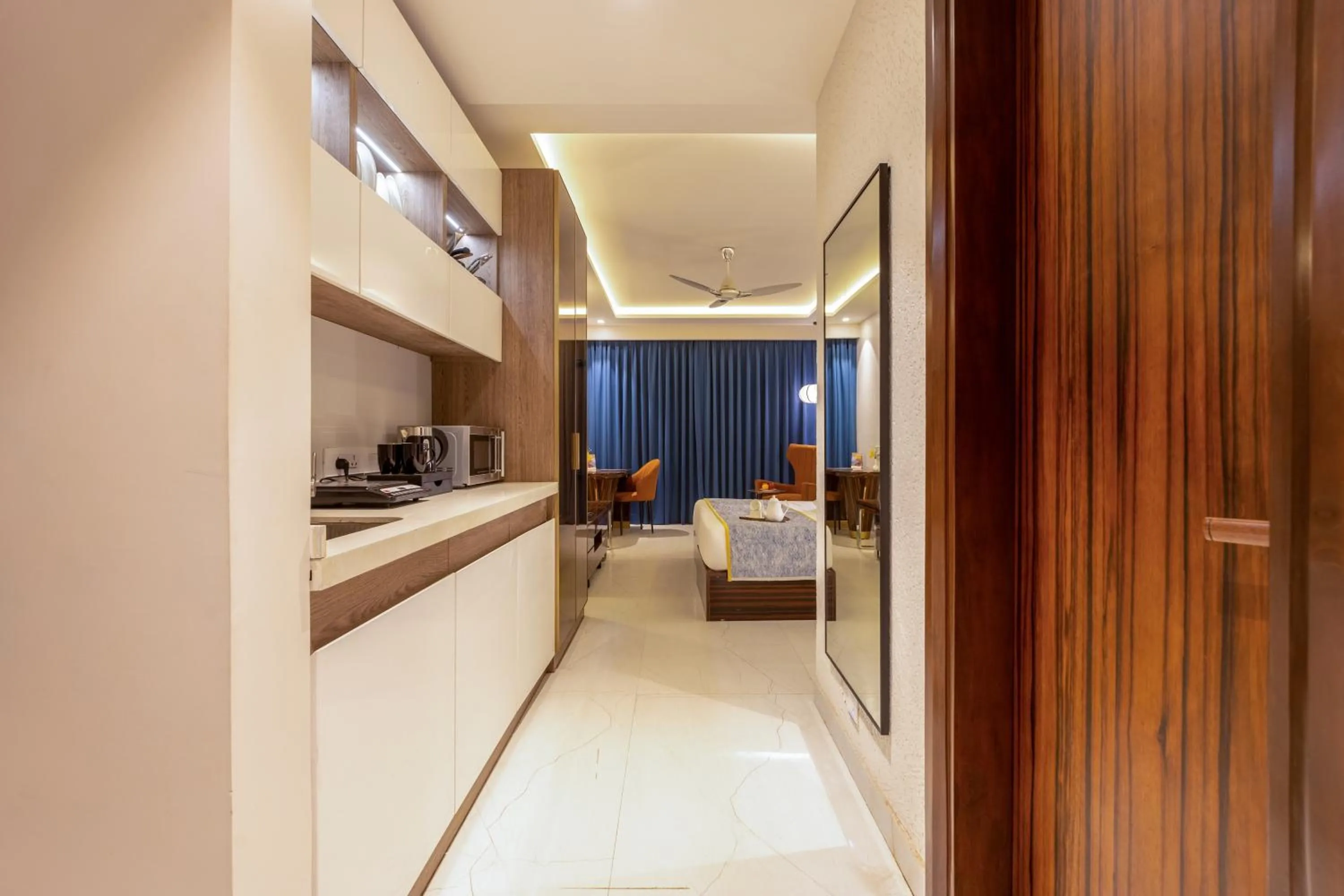 Kitchen or kitchenette in Hotel Bawa Gurgaon Medanta