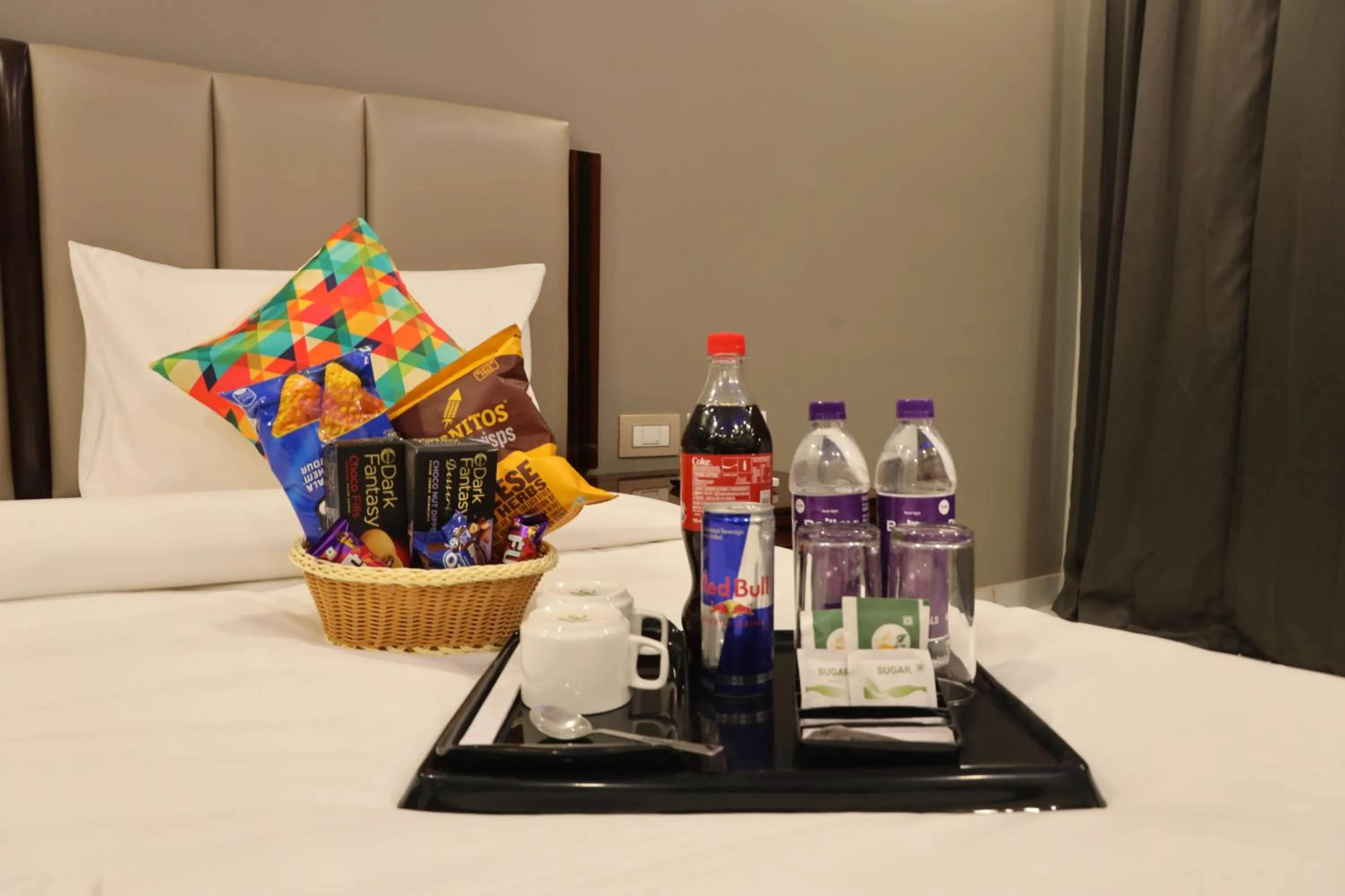 Food and drinks, Bed in Hotel Bawa Gurgaon Medanta