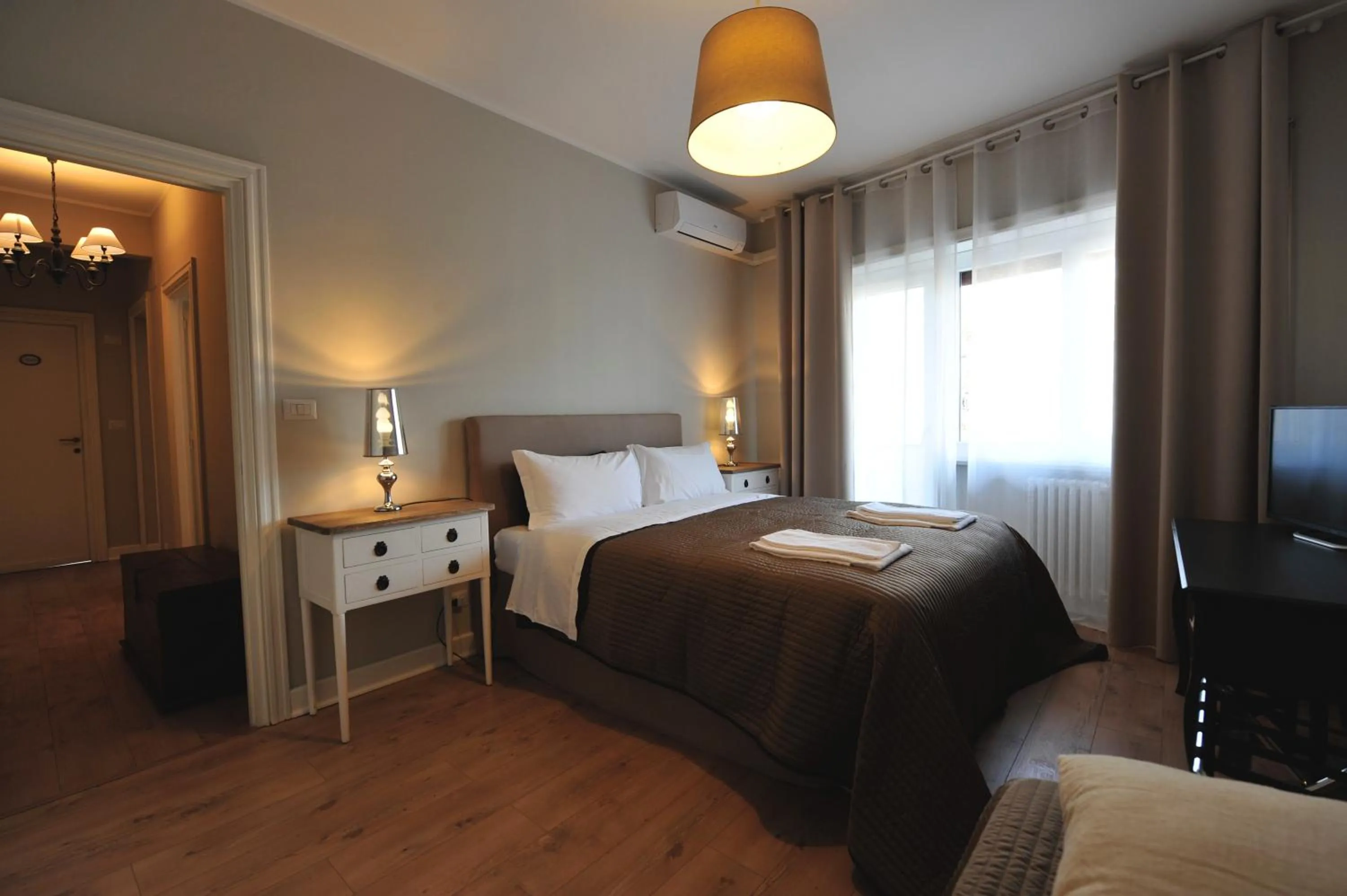 Photo of the whole room, Bed in Vatican Holiday Home