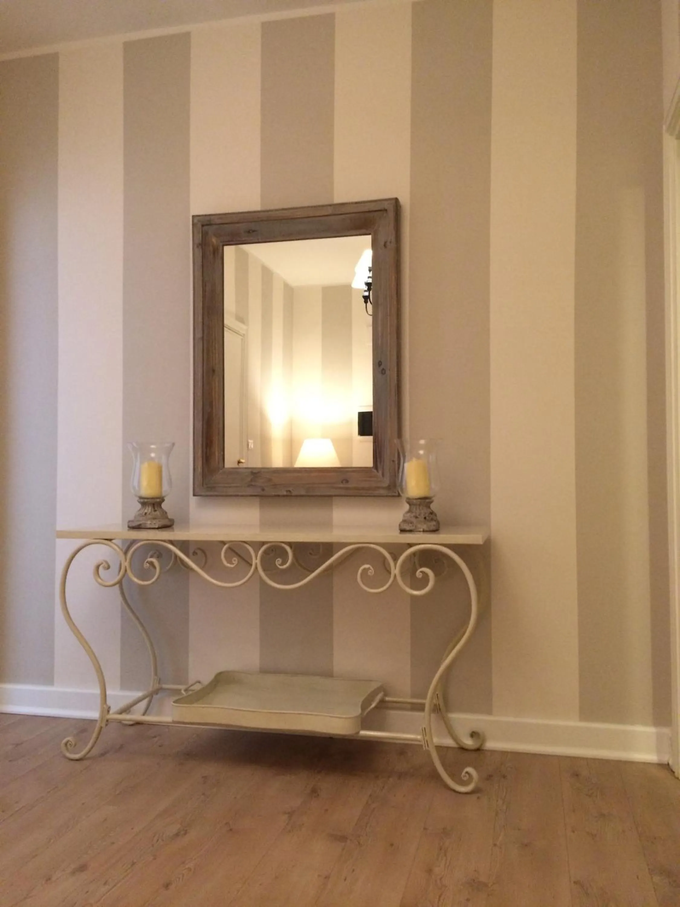 Communal lounge/ TV room in Vatican Holiday Home