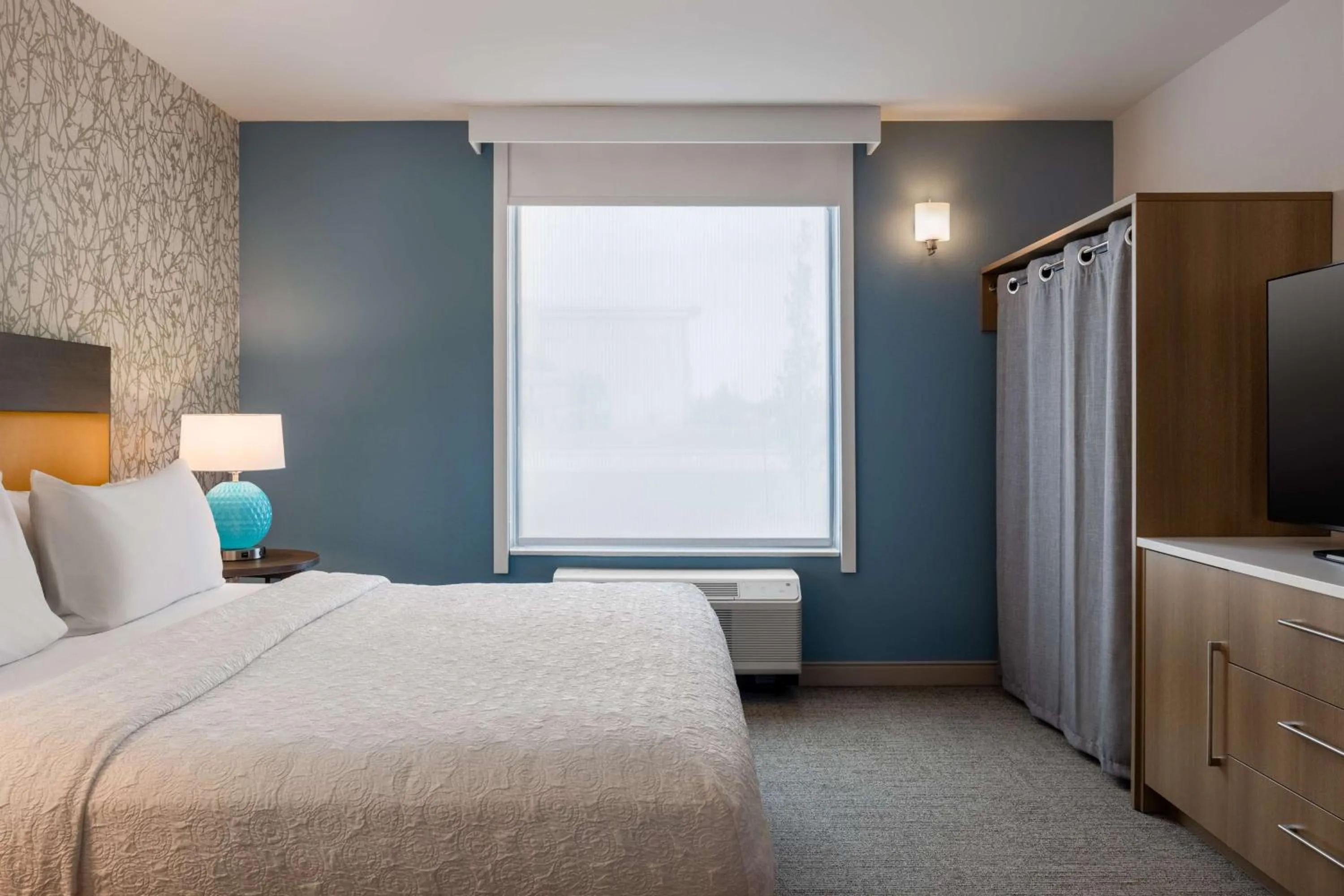 Bed in Home2 Suites By Hilton Ankeny