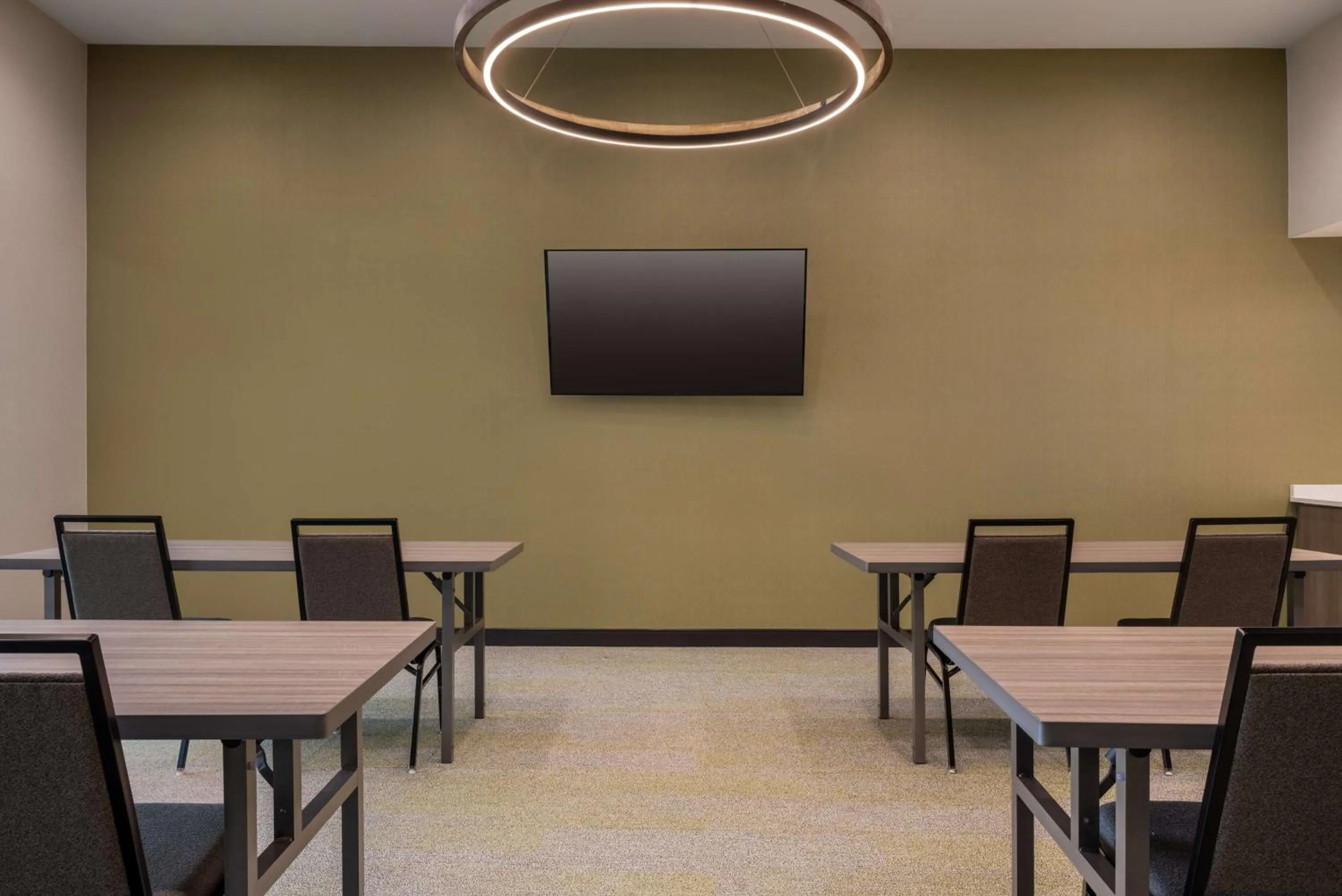 Meeting/conference room in Home2 Suites By Hilton Ankeny
