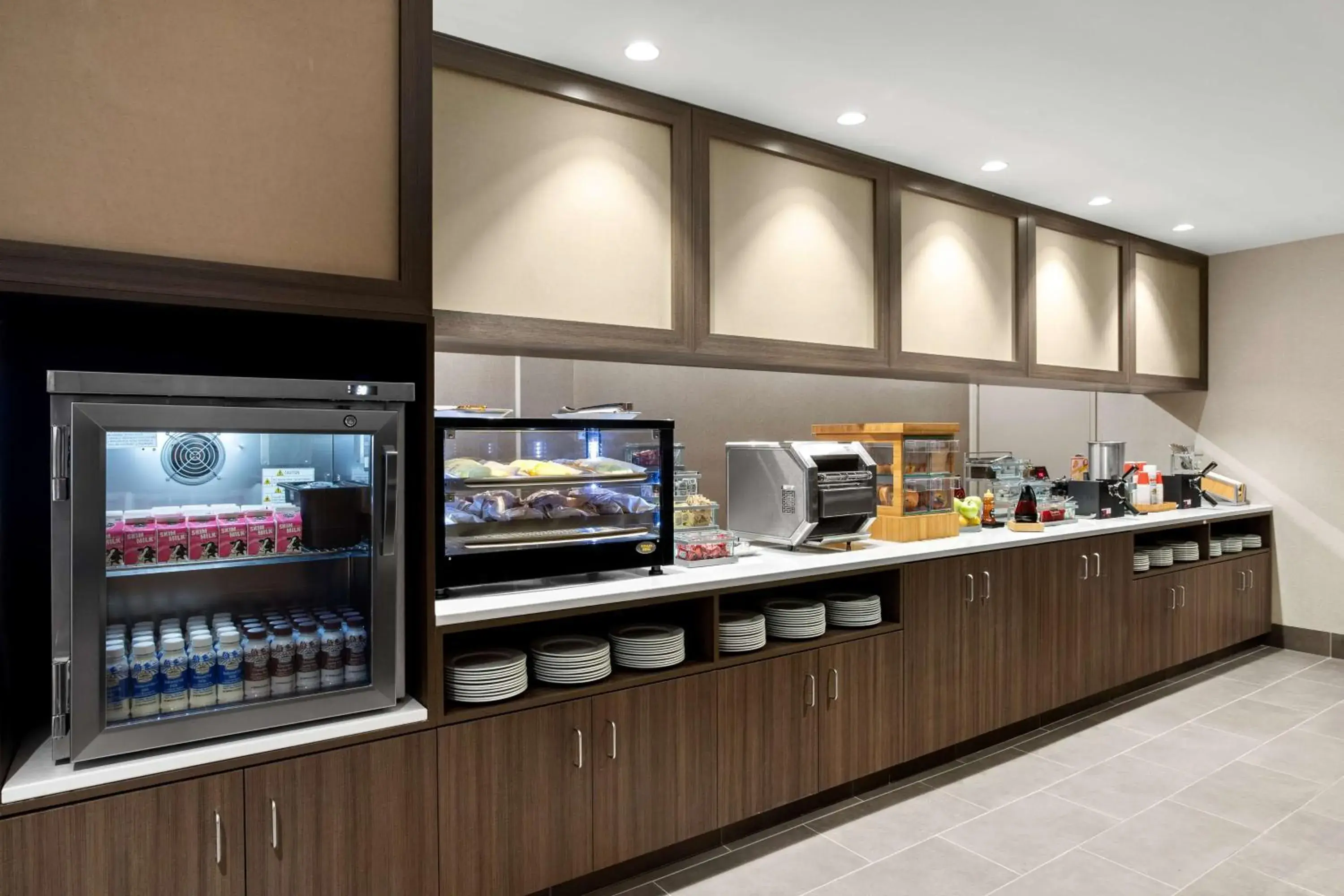 Breakfast in Home2 Suites By Hilton Owatonna Breakfast in Home2 Suites By Hilton Owatonna