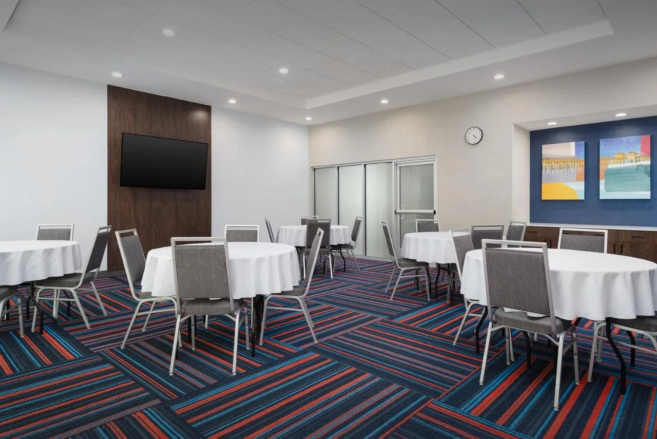 Meeting/conference room in Hampton Inn & Suites Naples South