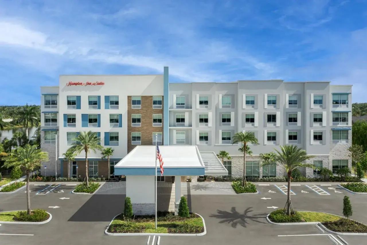 Property building in Hampton Inn & Suites Naples South Property building in Hampton Inn & Suites Naples South