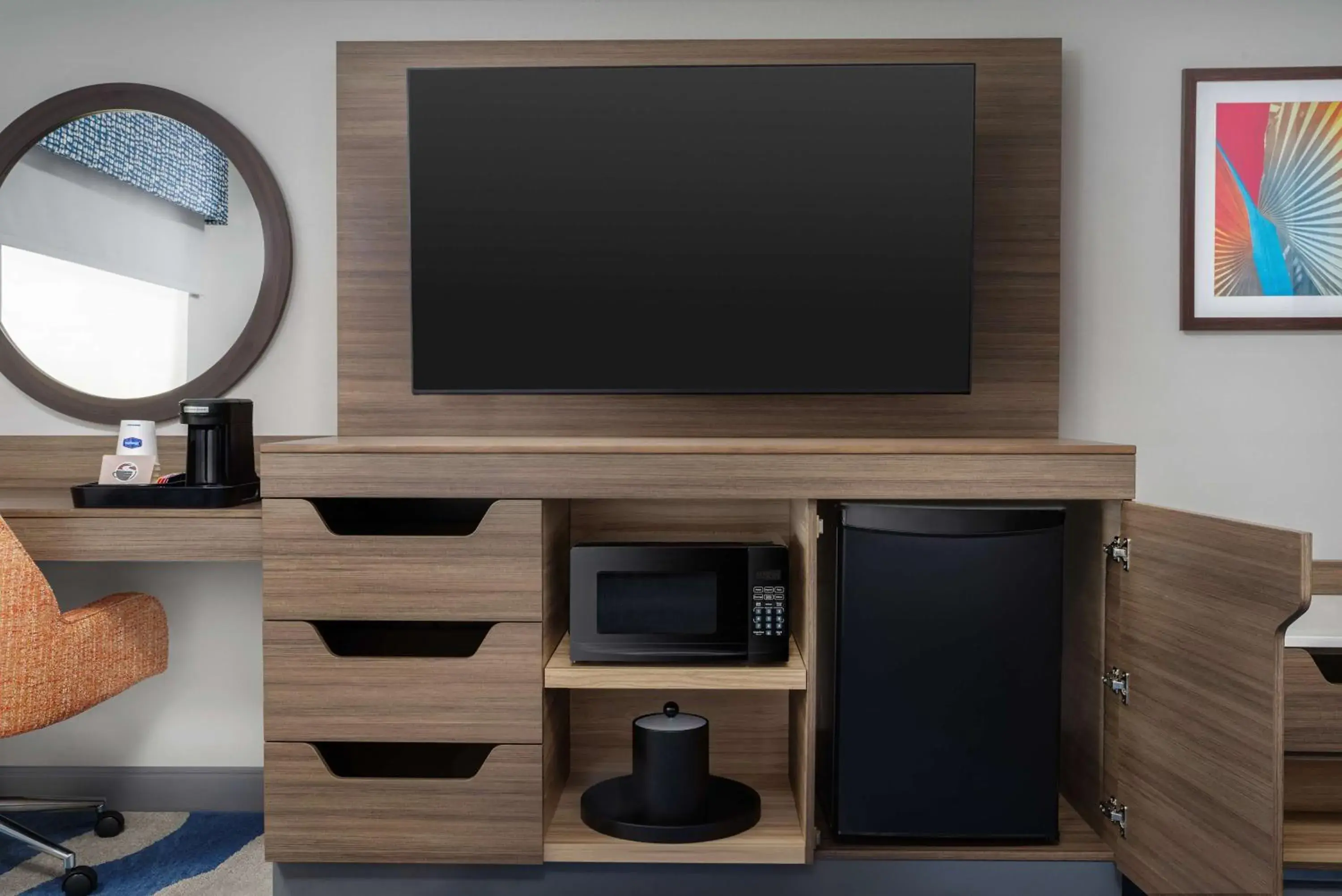 Photo of the whole room in Hampton Inn & Suites Naples South Photo of the whole room in Hampton Inn & Suites Naples South