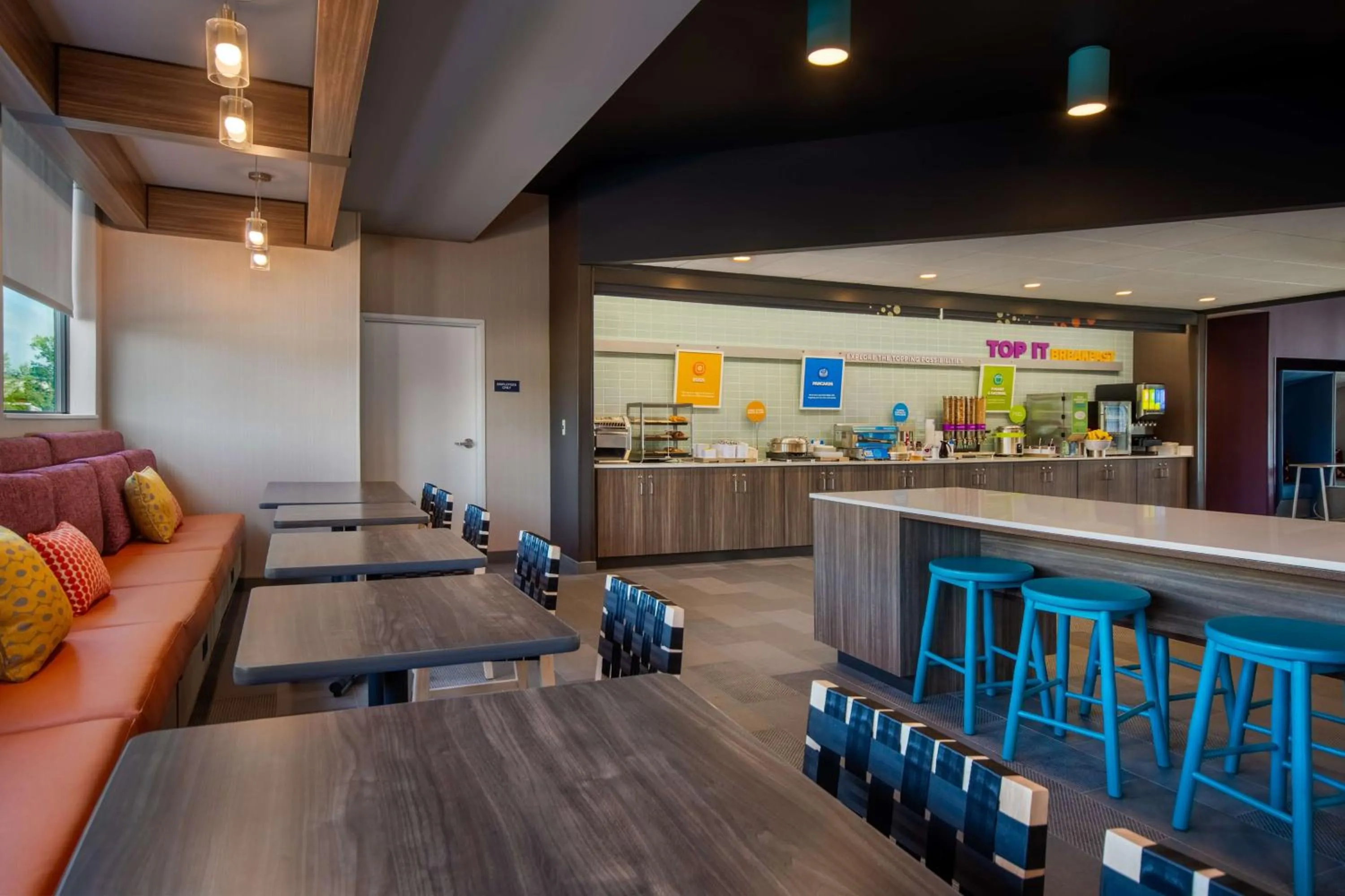 Breakfast in Tru By Hilton Merrillville