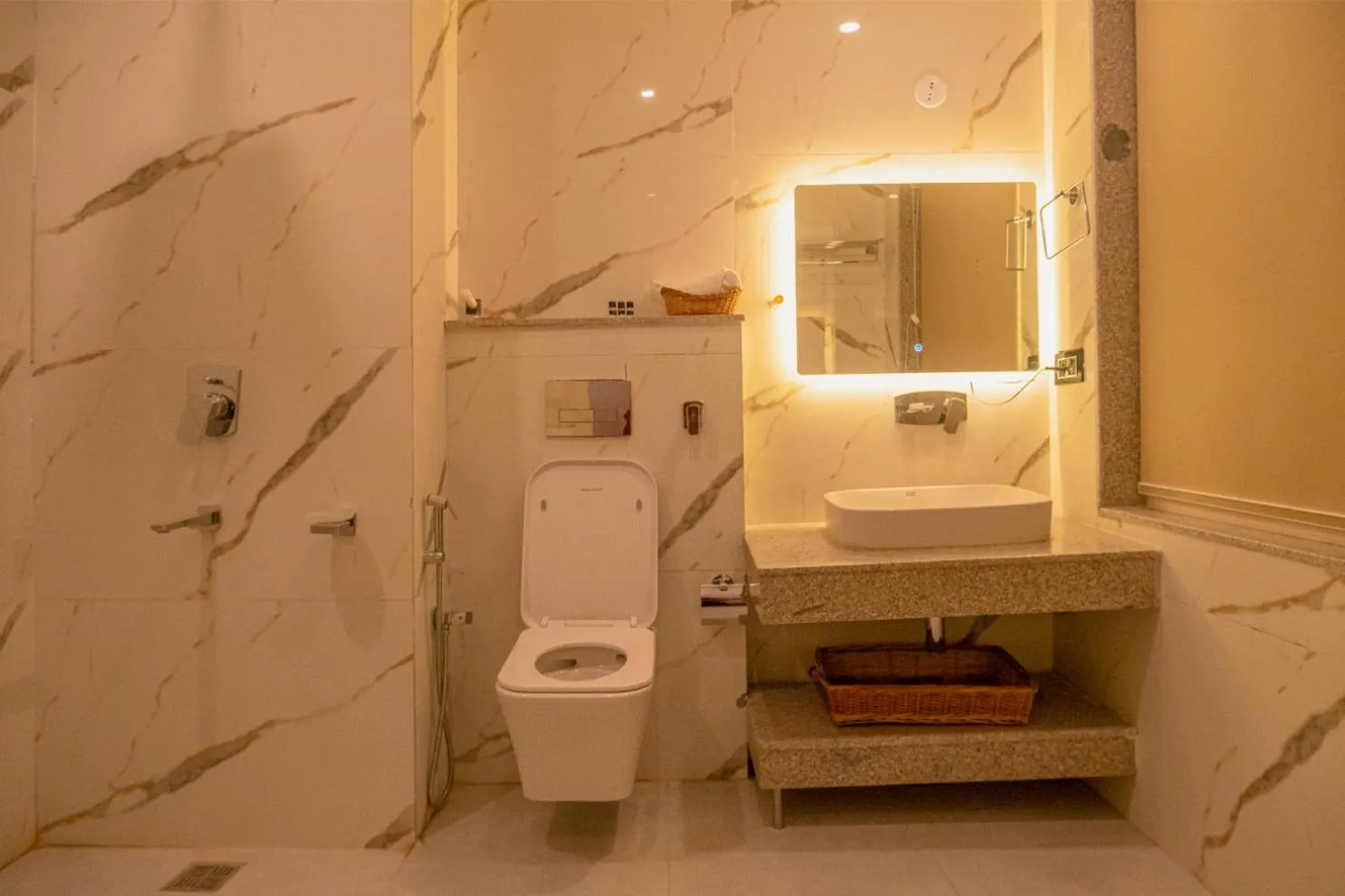 Shower in Hotel El Castello