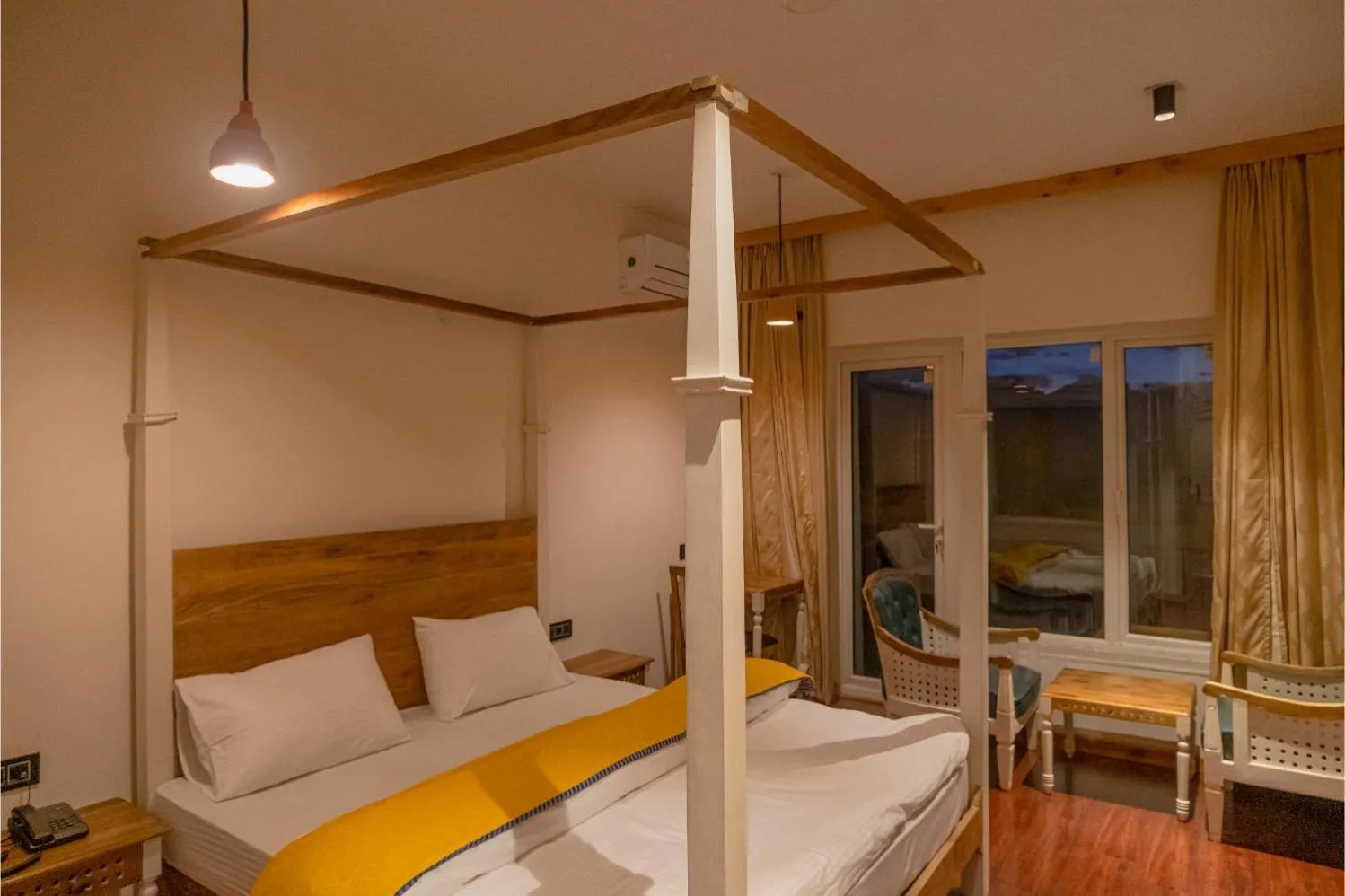 Photo of the whole room, Bed in Hotel El Castello