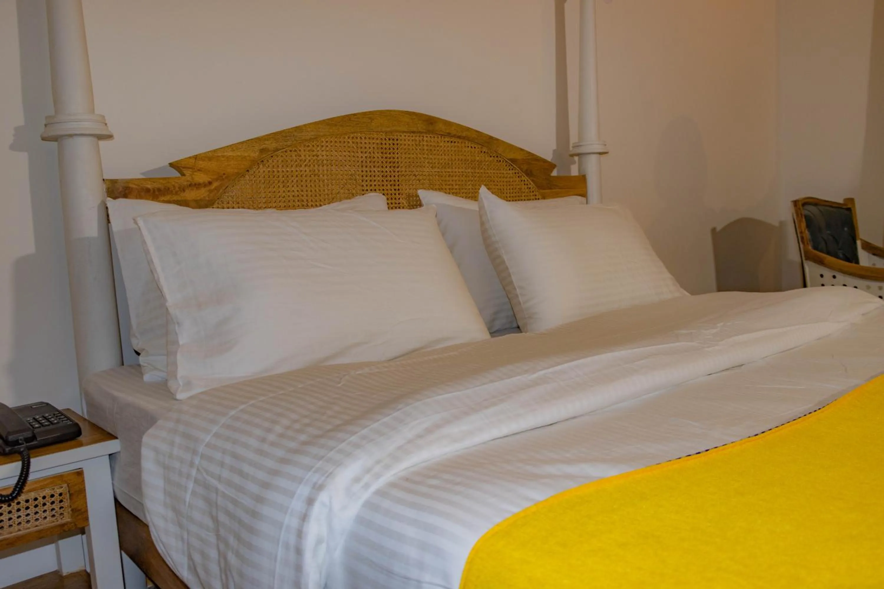 Shower, Bed in Hotel El Castello