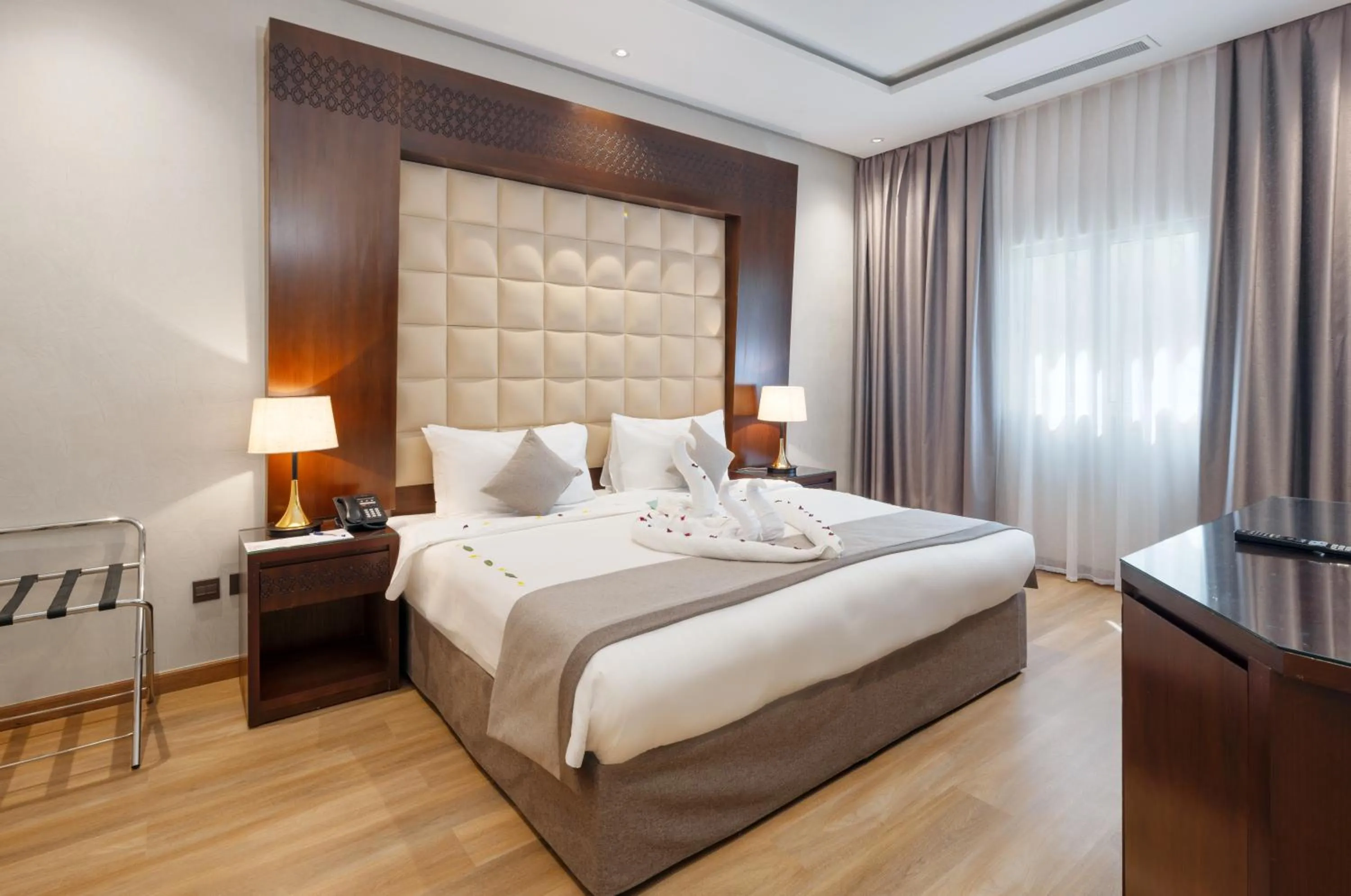 Photo of the whole room, Bed in Boudl Ajyad Mecca